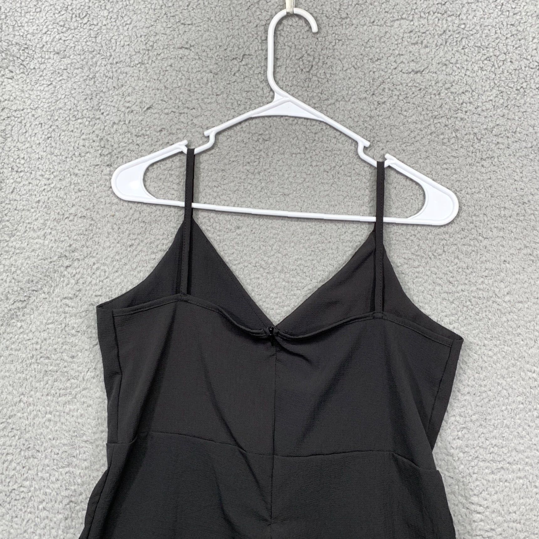 Vintage Women Romper XL Black Elastic Waist One-Piece Zipper & Back 6" | Vintage: No | Regular Fit | Sleeveless V-Neck Size 36" / US 14 / IT 50 - 4 Thumbnail