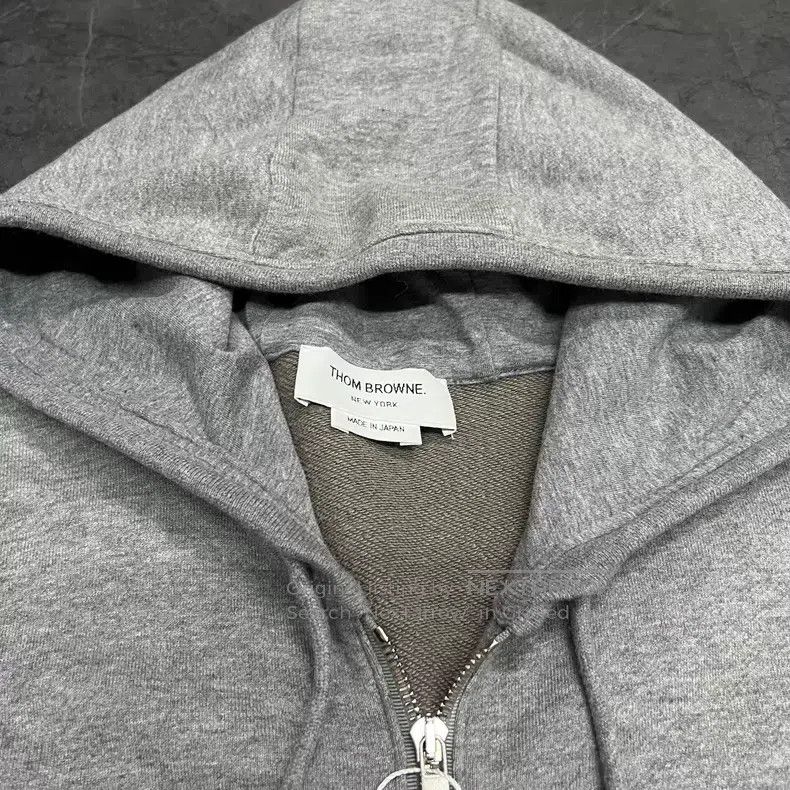 Thom Browne Thom Browne Grey Four-Stripe Hooded Zip-Up Sweatshirt Size US XL / EU 56 / 4 - 2 Thumbnail