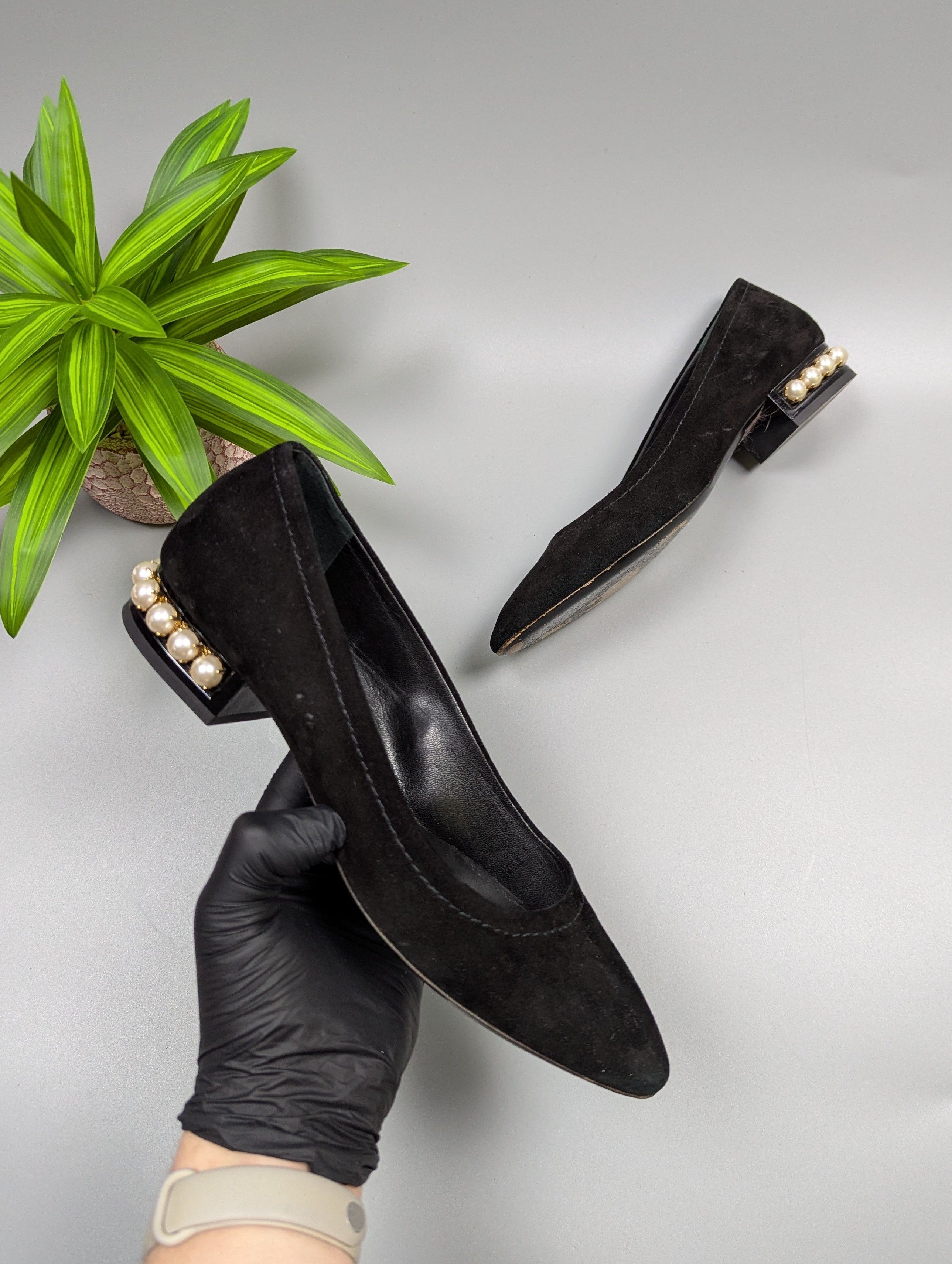 Vintage Konstantin Starke Vintage Black Suede Pumps Pearl Block Heel Size US 8.5 / IT 38.5 - 1 Thumbnail