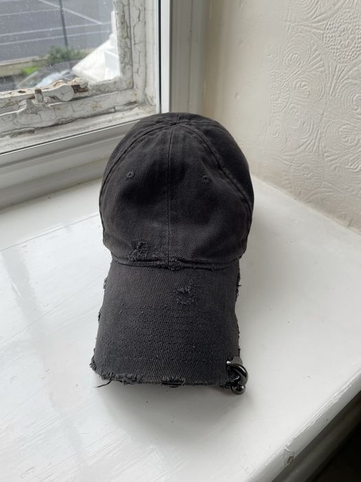 Balenciaga MUD SHOW HEAVY PIERCING CAP (L) | Grailed