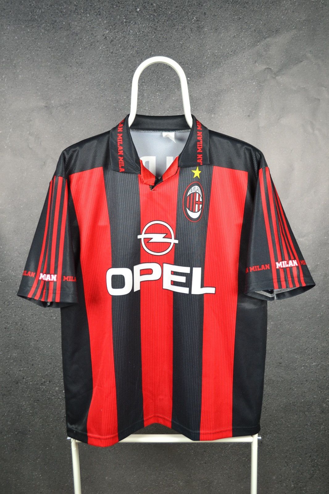 Vintage Ac Milan Home Vintage Football Shirt Soccer Jersey MALDINI Size US S / EU 44-46 / 1 - 2 Thumbnail