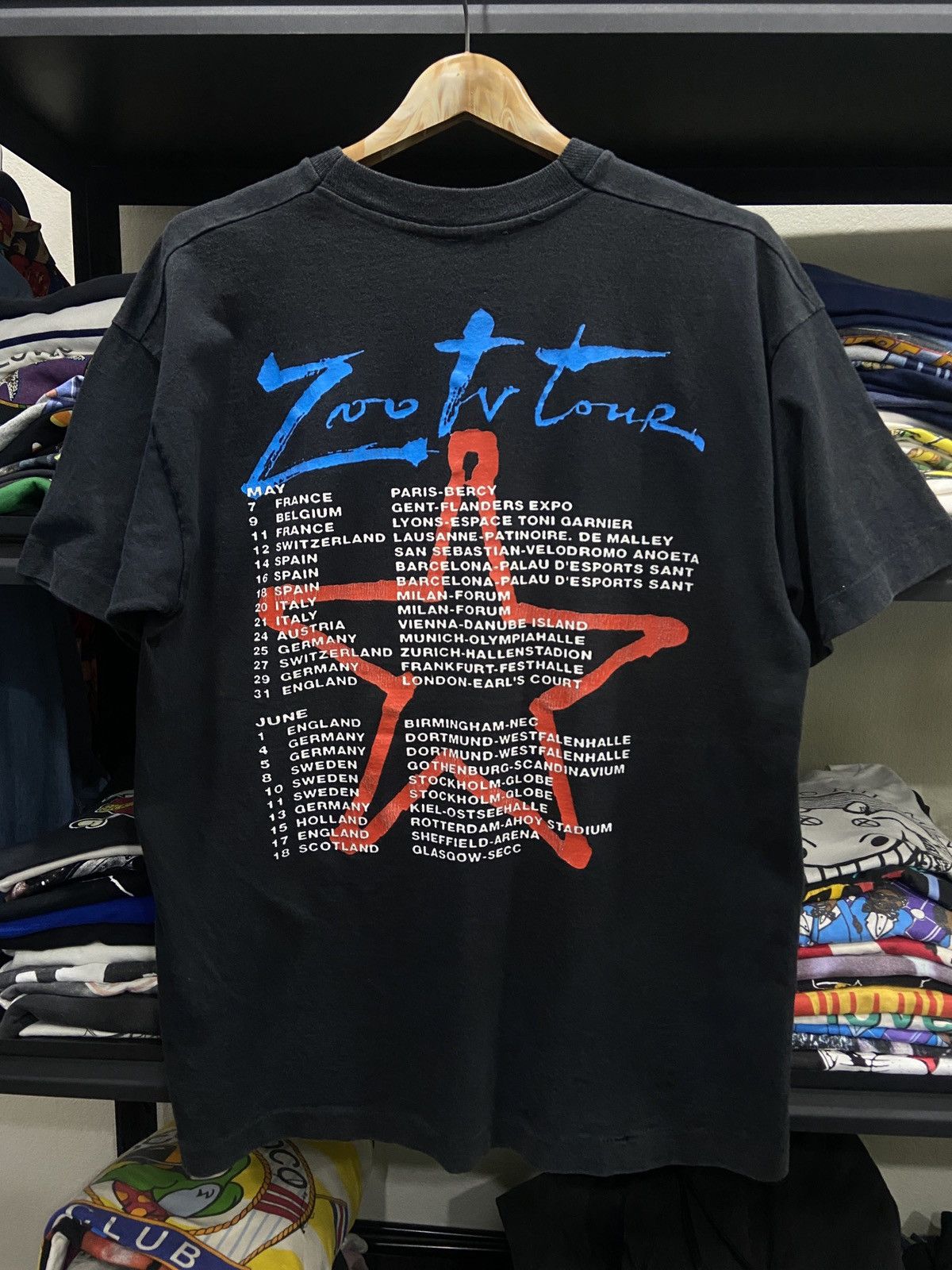 Band Tees Vintage 1992s U2 ZOO Tv Tour Rock Band TShirt Size US XL / EU 56 / 4 - 10 Thumbnail