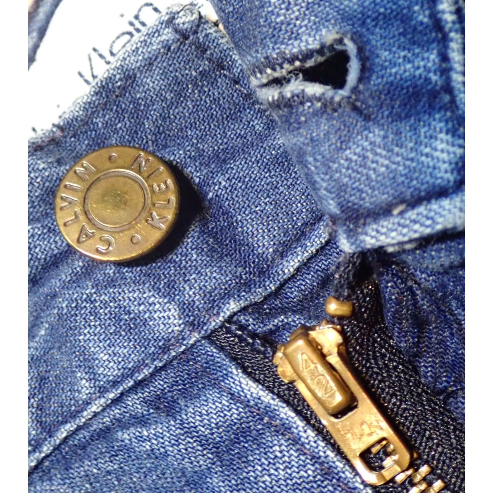 Calvin Klein VINTAGE Calvin Klein Denim Shorts Women’s 24" Waist 7 Blue High Rise 90s Rock USA 5-Pocket Mens? Size 28" / US 6 / IT 42 - 4 Thumbnail