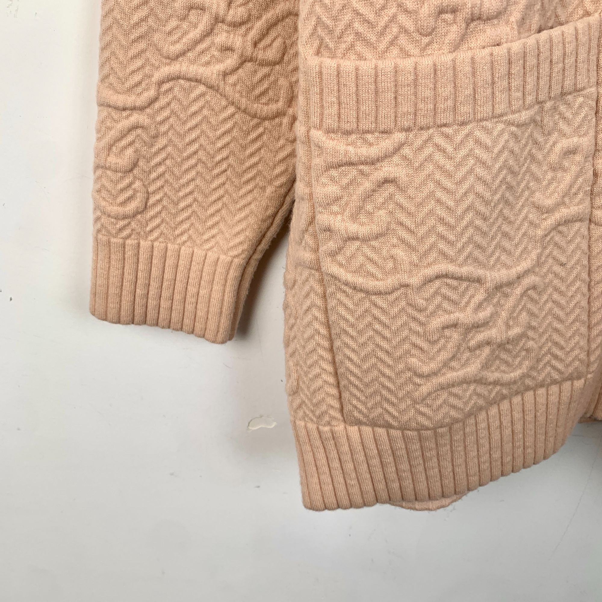 Fendi Fendi Roma Beige Wool & Silk Embossed FF Oversized Cardigan Size XS / US 0-2 / IT 36-38 - 4 Thumbnail