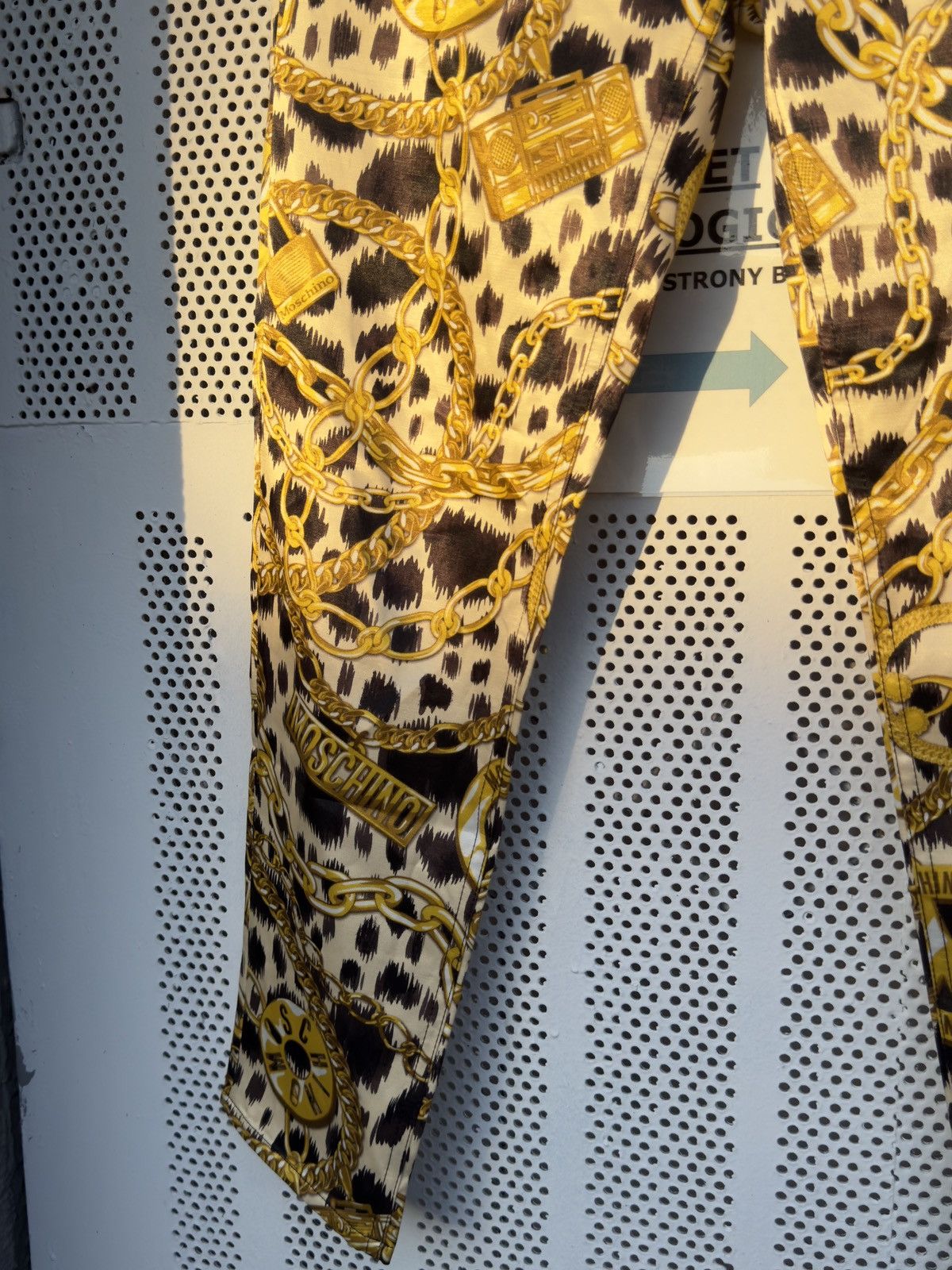 H&M × Moschino MOSCHINO H&M Women's Gold Chain Iconic Pants Size 36 US 4 Size 27" / US 4 / IT 40 - 4 Thumbnail