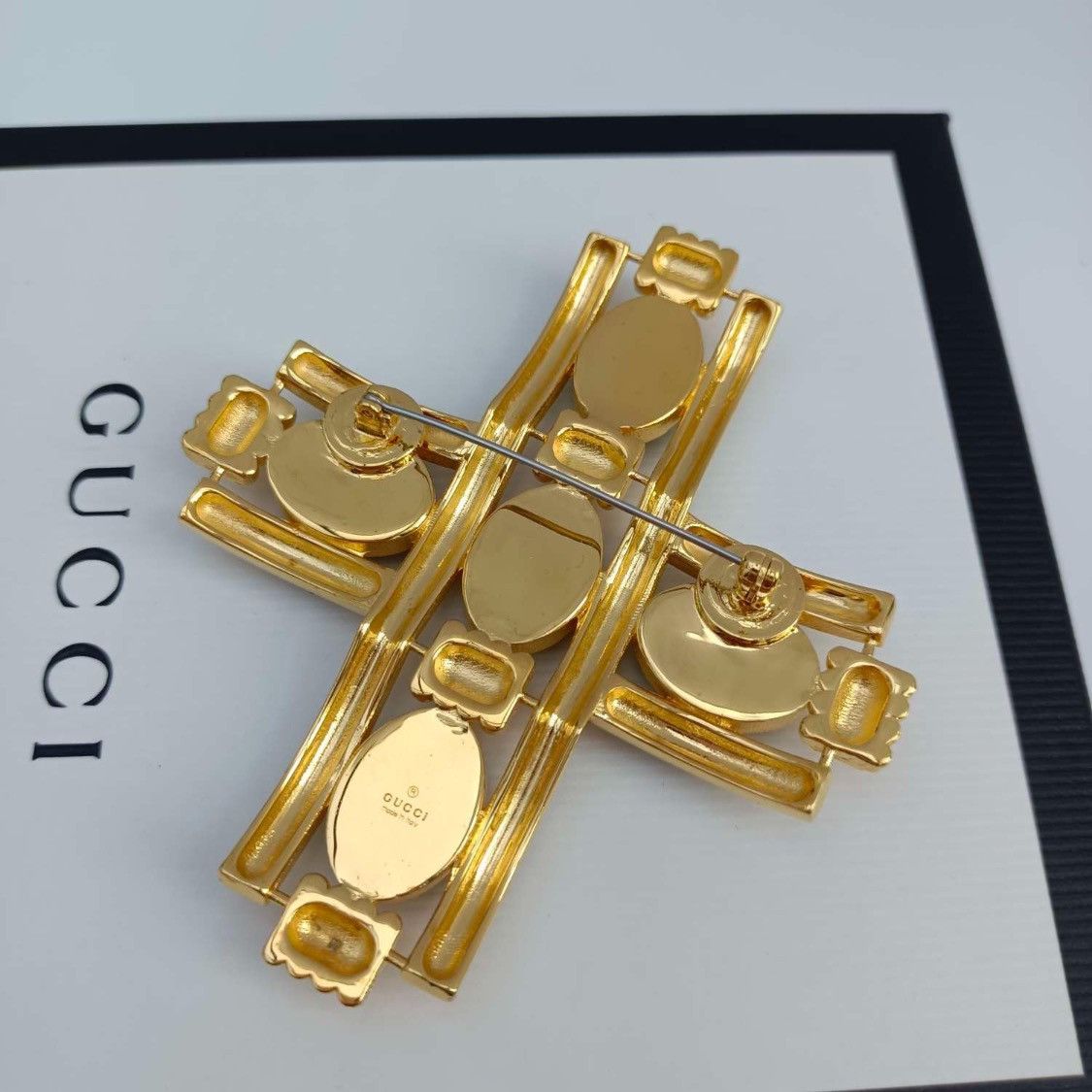 Gucci RARE Gold & Green Cabochon Stone Cross Brooch Size ONE SIZE - 8 Thumbnail