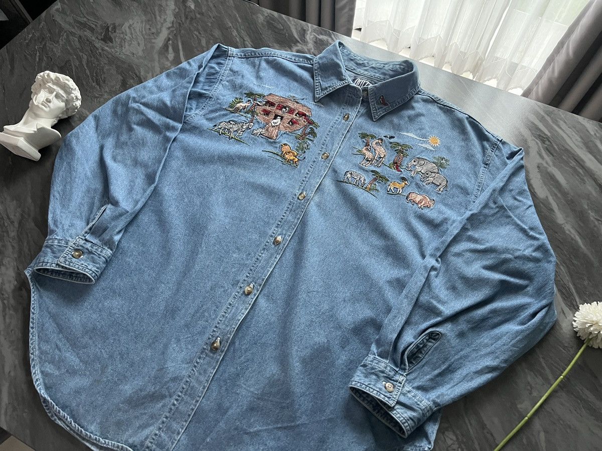 Quizz Newyork : Embroidered Animal Zoo Denim Shirt