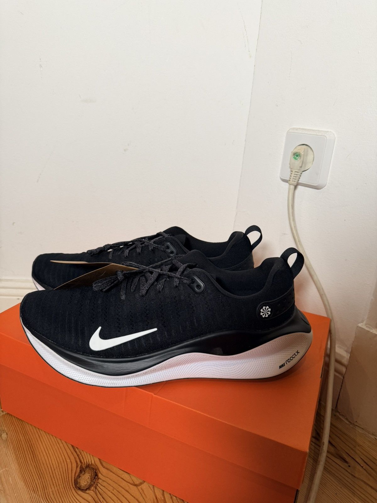 Nike Nike ReactX Infinity Run 4 “Black/White/Dark Grey” DS, US 13 Size US 12 / EU 45 - 2 Thumbnail