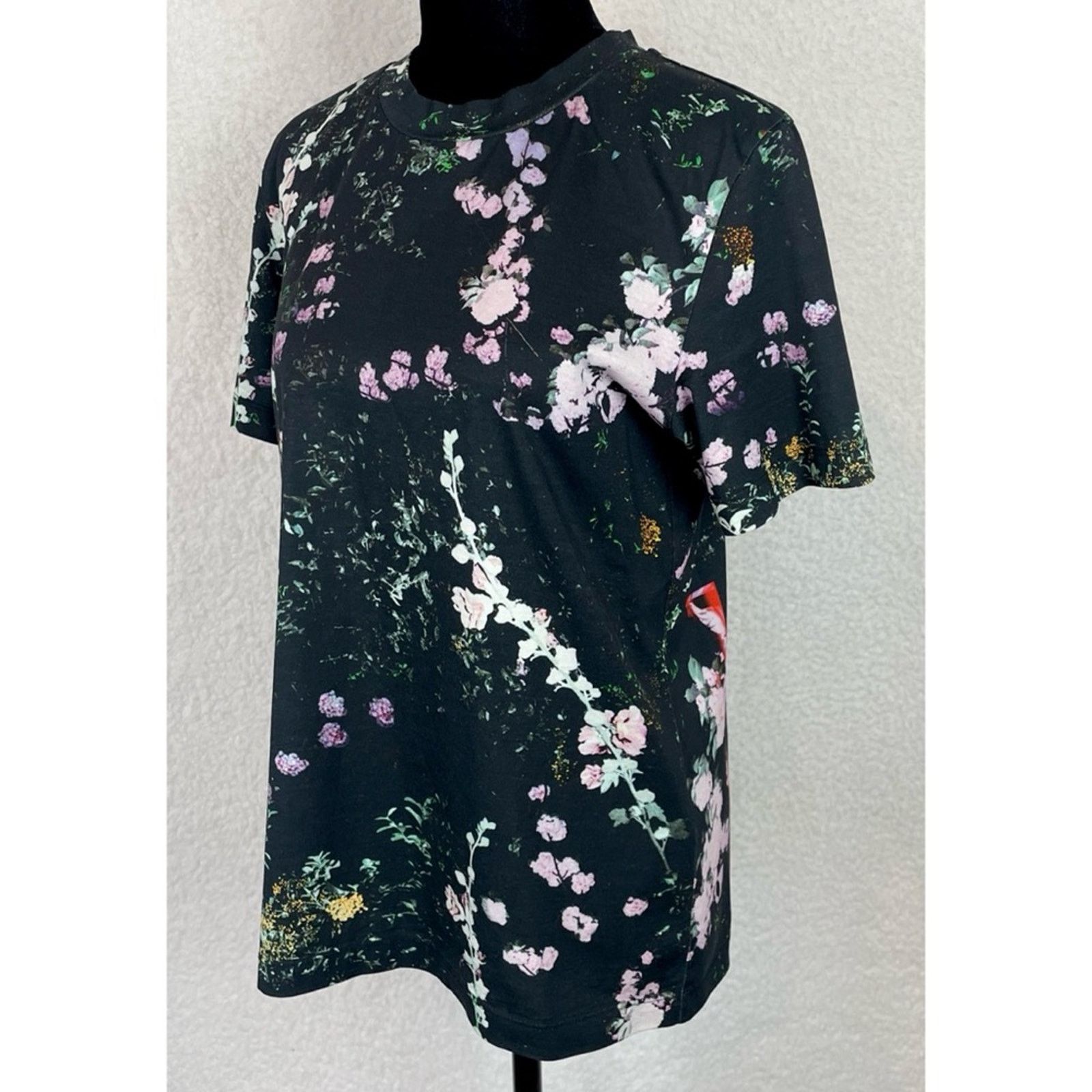 3.1 Phillip Lim 3.1 PHILLIP LIM • Black Floral Crewneck Short Sleeve Tee Size M / US 6-8 / IT 42-44 - 4 Thumbnail