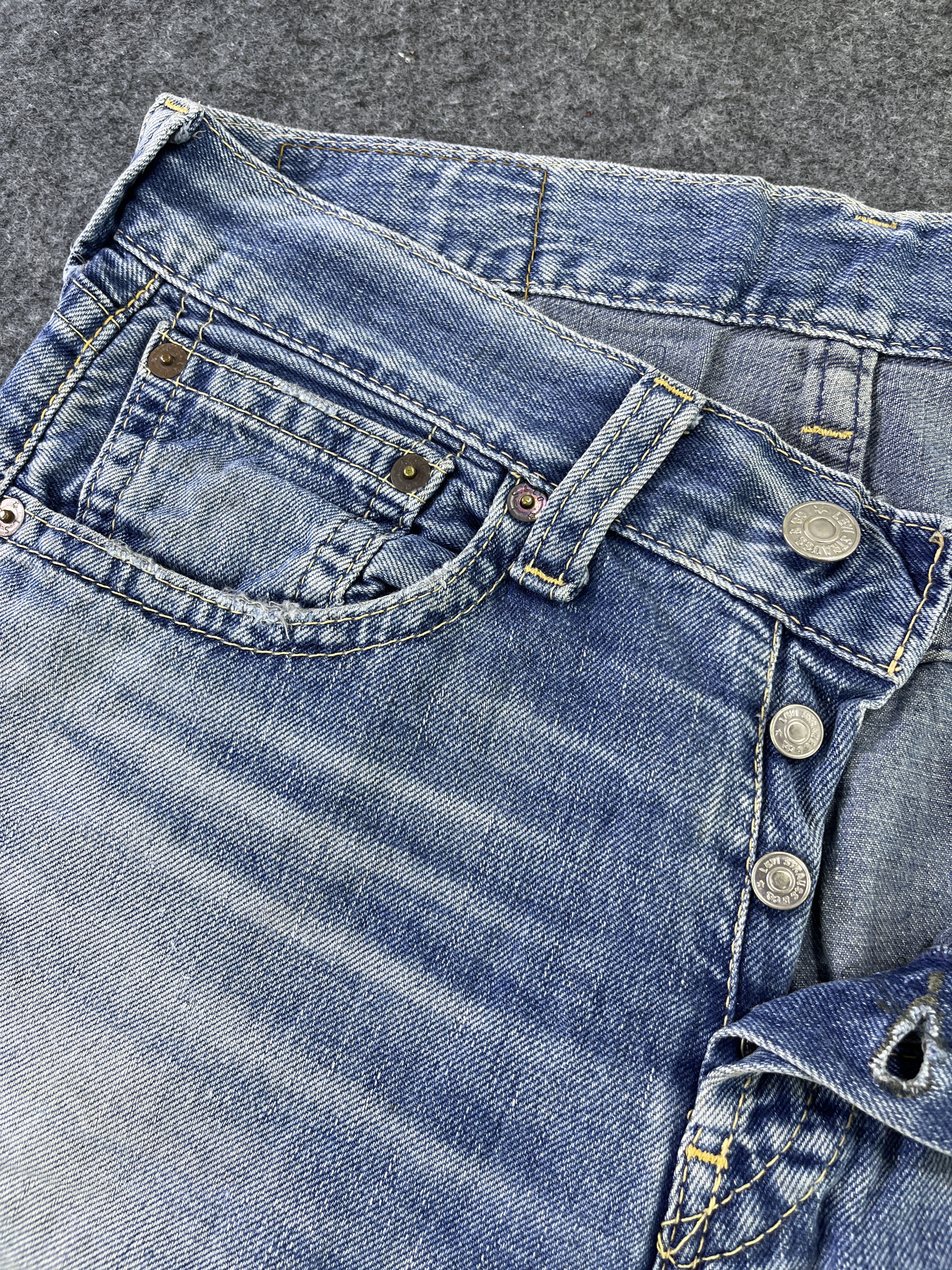 Levi's Vintage Levis 901 Faded Distressed Jeans - J917 Size US 34 / EU 50 - 9 Thumbnail