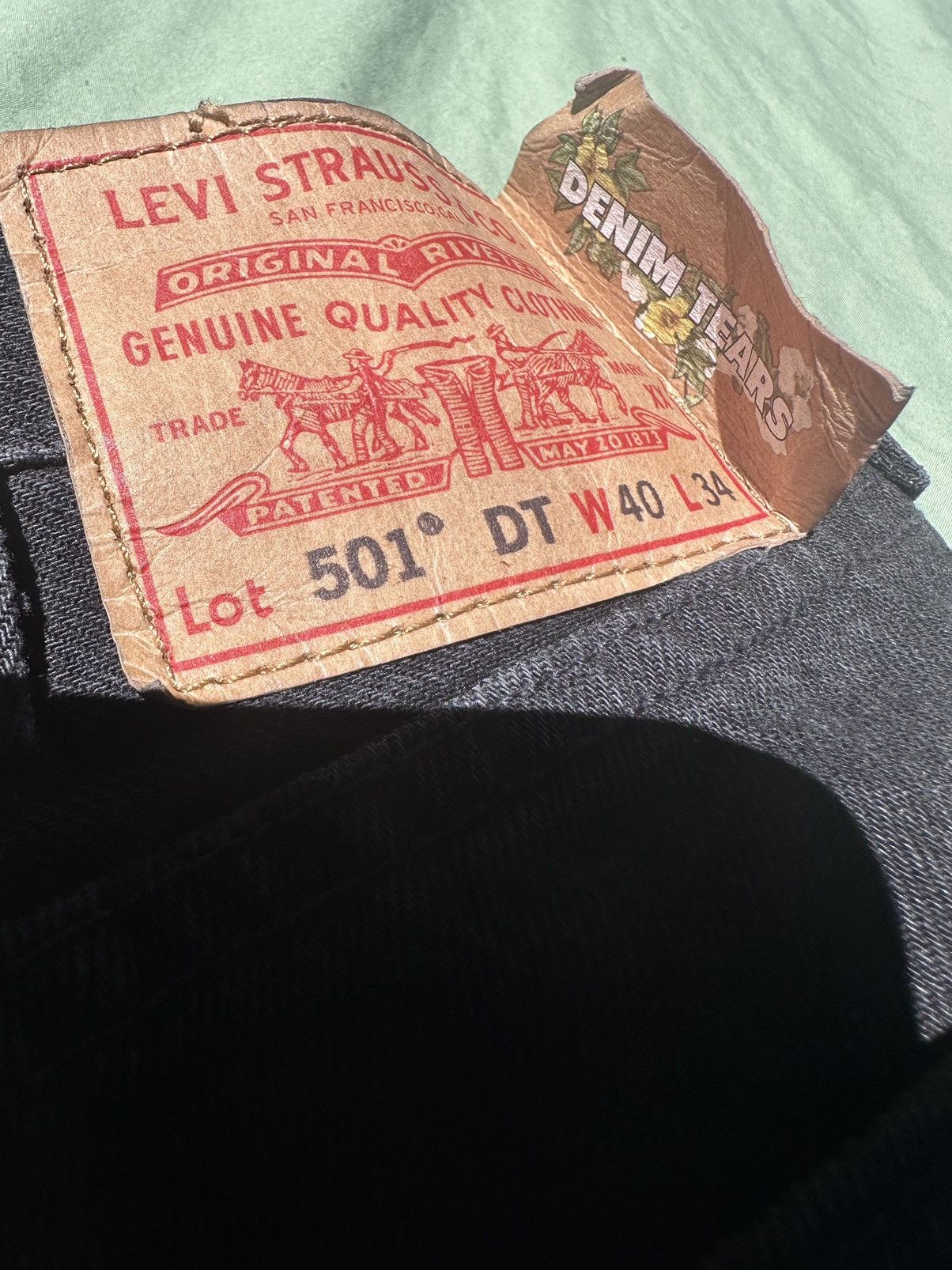DENIM TEARS × Levi's Denim Tears custom Pearl and Swarovski crystal shorts sz40 Size US 40 / EU 56 - 6 Thumbnail