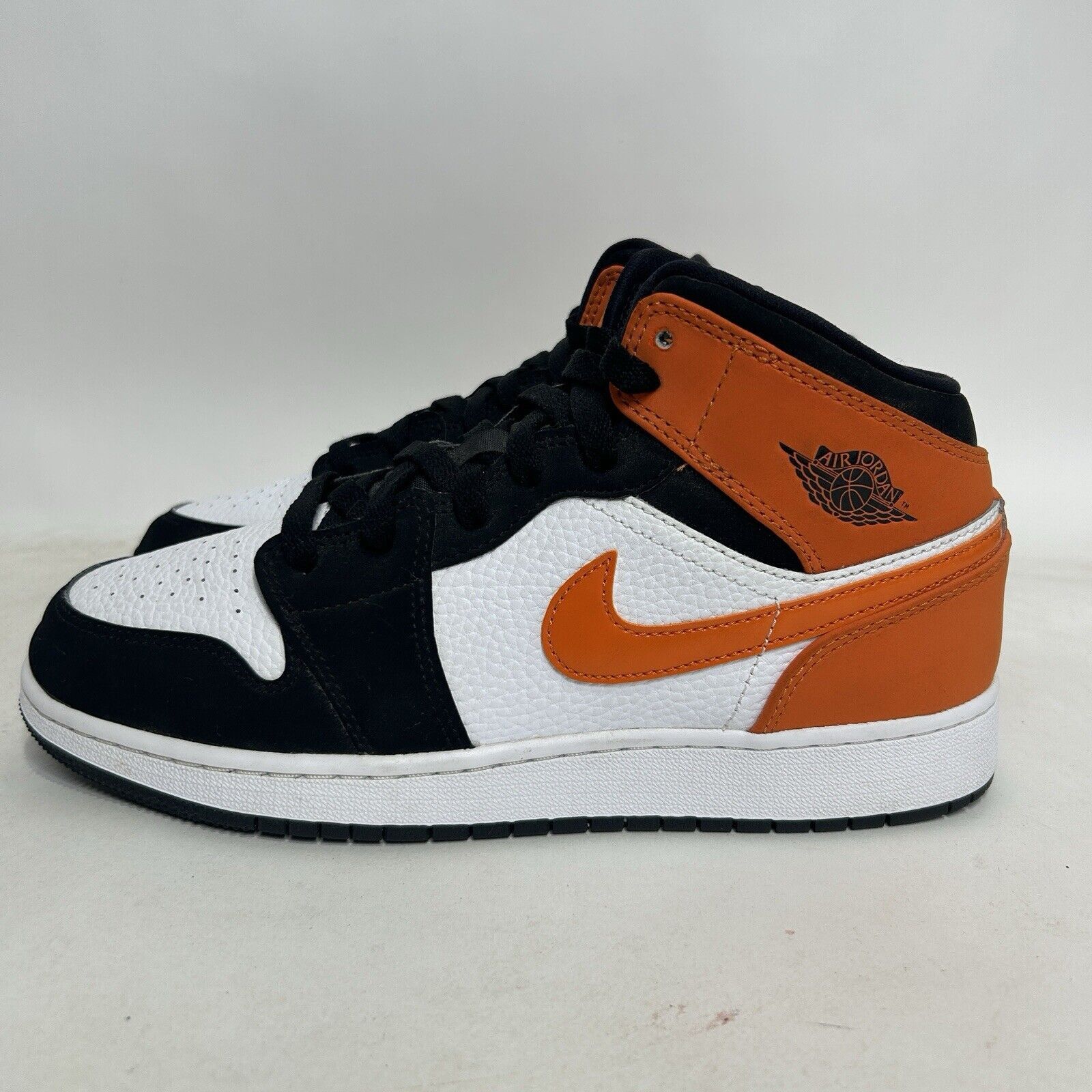 Nike Nike Shoes Air Jordan 1 Mid GS “Shattered Blackboard” 2024 Size US 8.5 / IT 38.5 - 6 Thumbnail