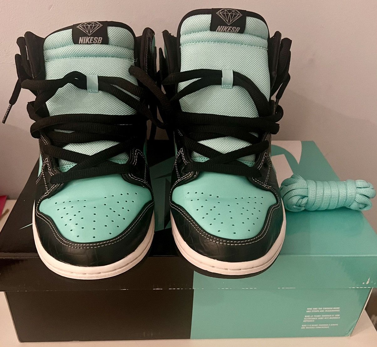 Diamond Supply Co. × Nike Authentic Nike Dunk High Prm SB Diamond Supply Co Tiffany Size US 10.5 / EU 43-44 - 2 Thumbnail
