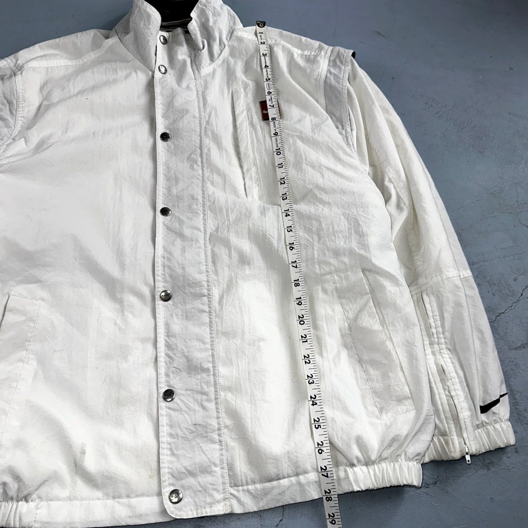 Nike Nike Jacket Vintage 90s Challenge Court Tennis Vest Removable Sleeves RARE White White Nike Vintage 90s Jacket Tennis Vest Removable Sleeves RARE Size US L / EU 52-54 / 3 - 3 Thumbnail