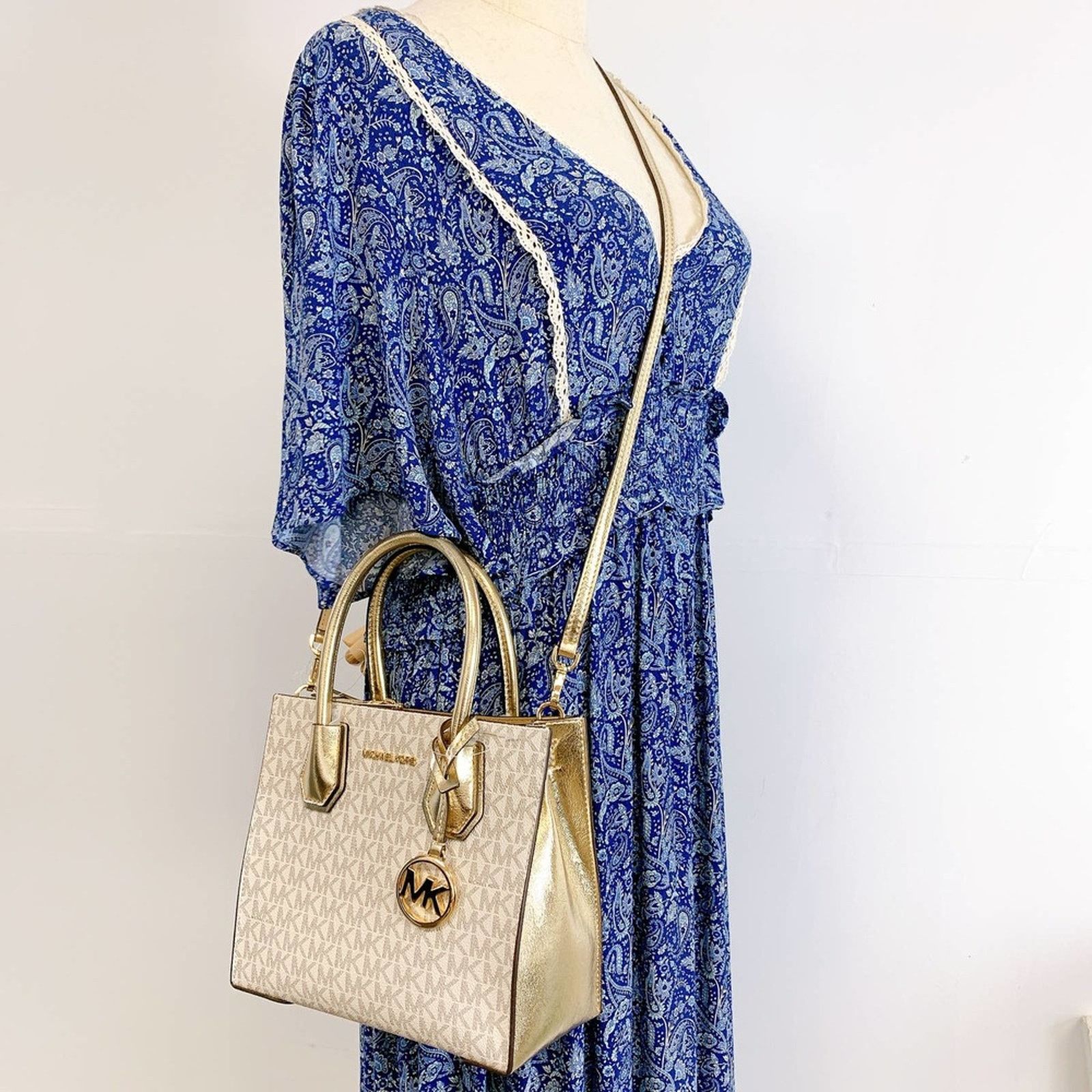 Michael Kors Michael Kors 35H3GM9M2B Mercer Medium Messenger Logo Bag Size ONE SIZE - 1 Thumbnail