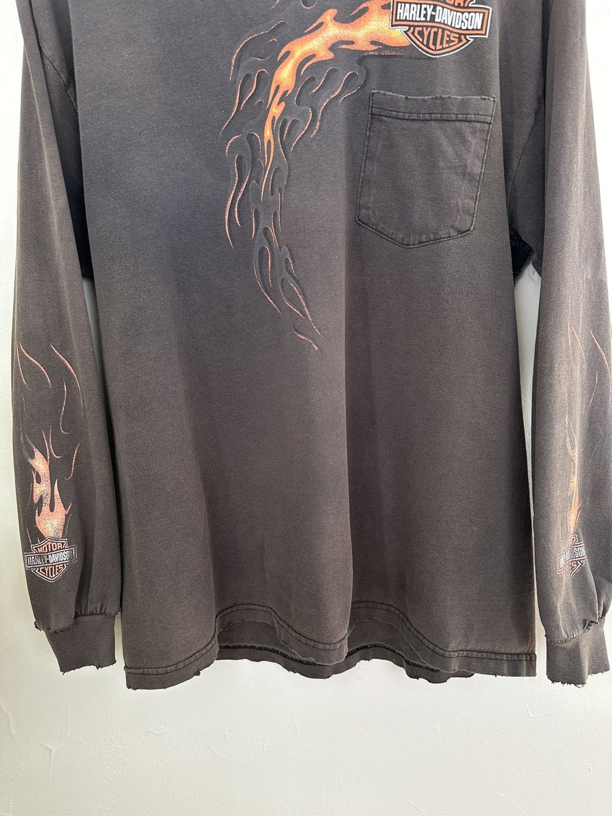 Harley Davidson (L) THRASHED & FADED Flames Black Harley Davidson Longsleeve Size US L / EU 52-54 / 3 - 7 Thumbnail