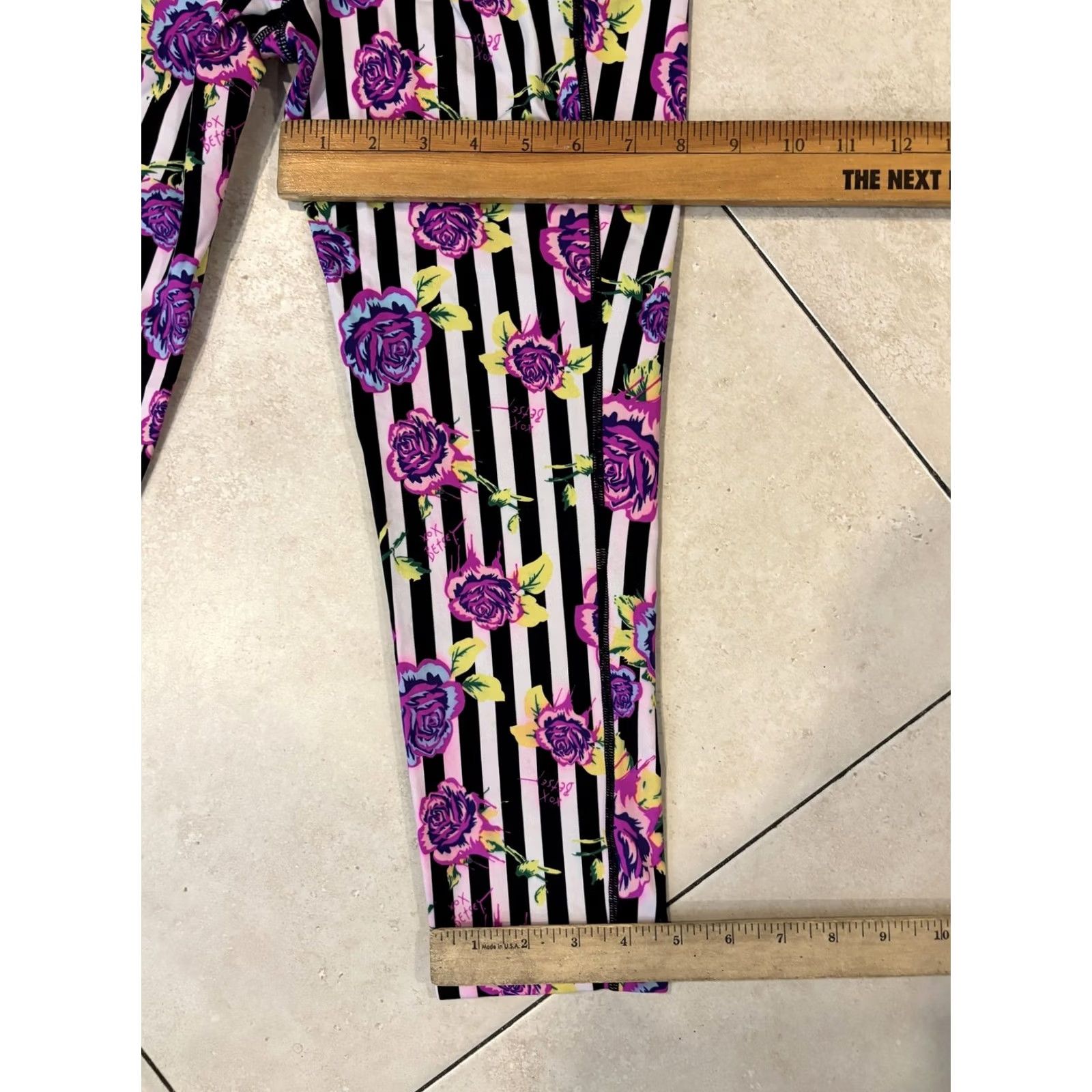 Betsey Johnson Betsey Johnson Leggings Womens XS Rose Floral Print Crop Performance Gym Size 26" / US 2 / IT 38 - 8 Thumbnail