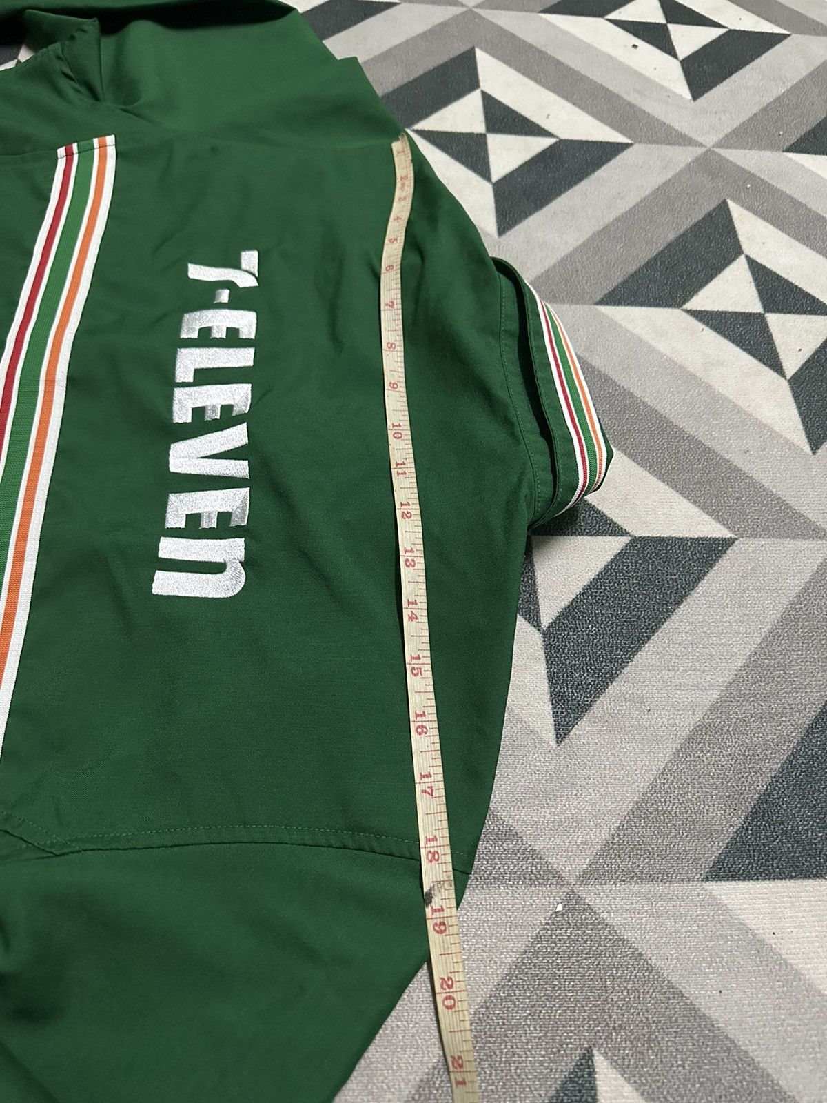 Vintage Vintage staff uniform 7 eleven shirts limited Size US L / EU 52-54 / 3 - 8 Thumbnail