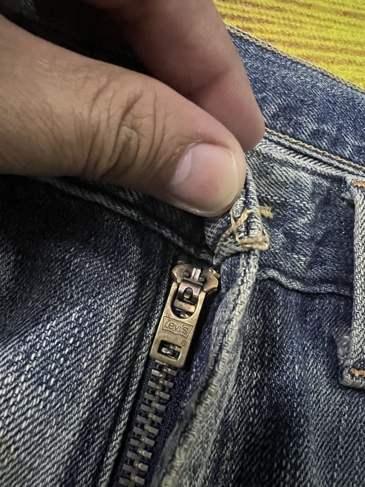 Levi's VINTAGE LEVIS 554 FADED BAGGYJEAN Size US 32 / EU 48 - 15 Thumbnail