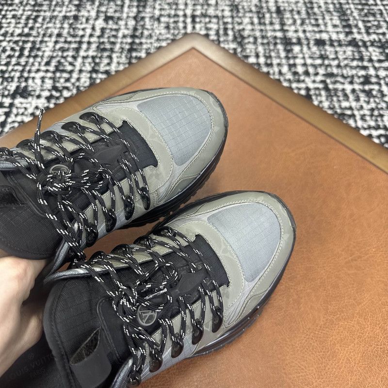 Louis Vuitton Louis Vuitton Comfortable Low-Top Casual Sneakers - Size US 8 / EU 41 - 7 Thumbnail