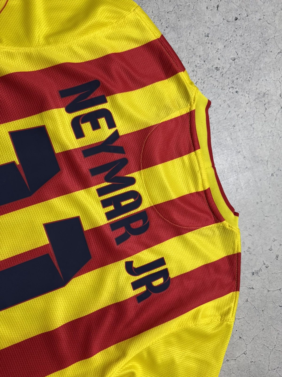 Nike Nike FC Barcelona 2013/2014 Neymar JR #11 Soccer Jersey Size US S / EU 44-46 / 1 - 14 Thumbnail