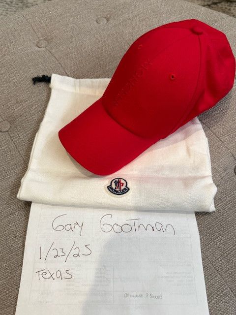 Moncler Moncler Strike Out Logo Cotton Baseball Cap in Red Size ONE SIZE - 1 Thumbnail