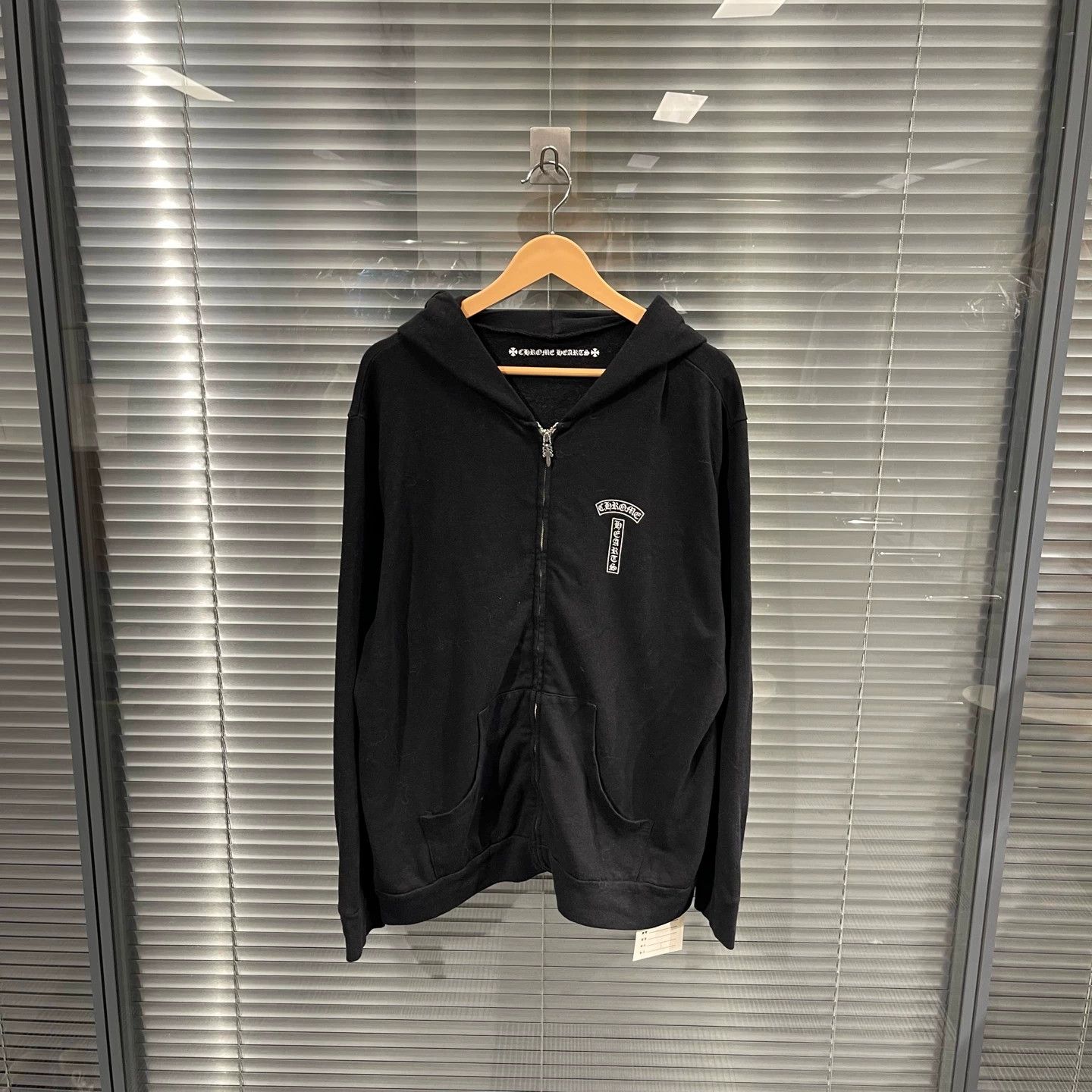 Chrome Hearts Chrome Hearts Black Kylin Arm Horseshoe Zip L 9/10 (P/CH Flaw) Size US L / EU 52-54 / 3 - 2 Thumbnail