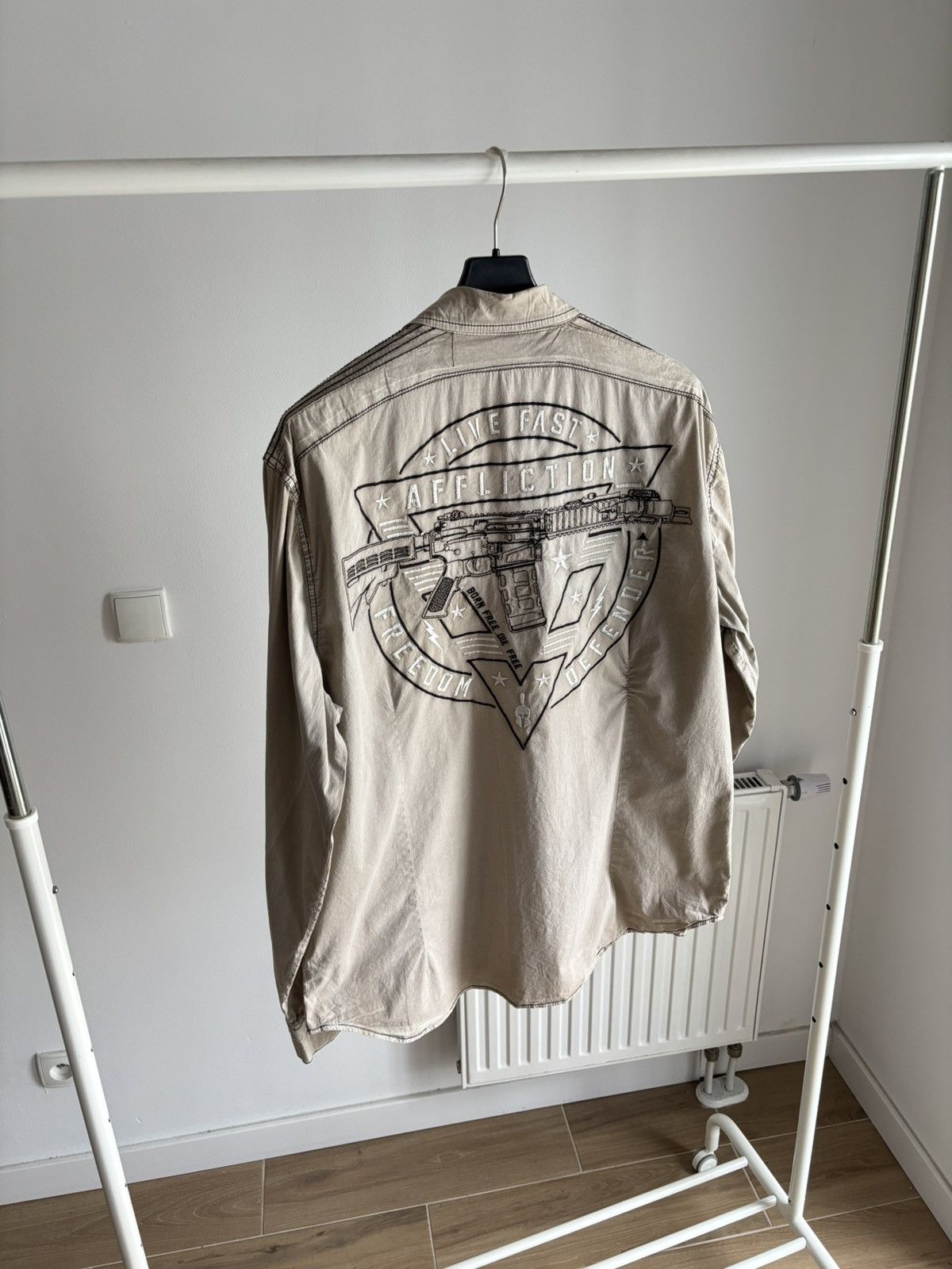 Affliction Affliction Riffle Gun Graphic Shirt Size US XL / EU 56 / 4 - 1 Thumbnail