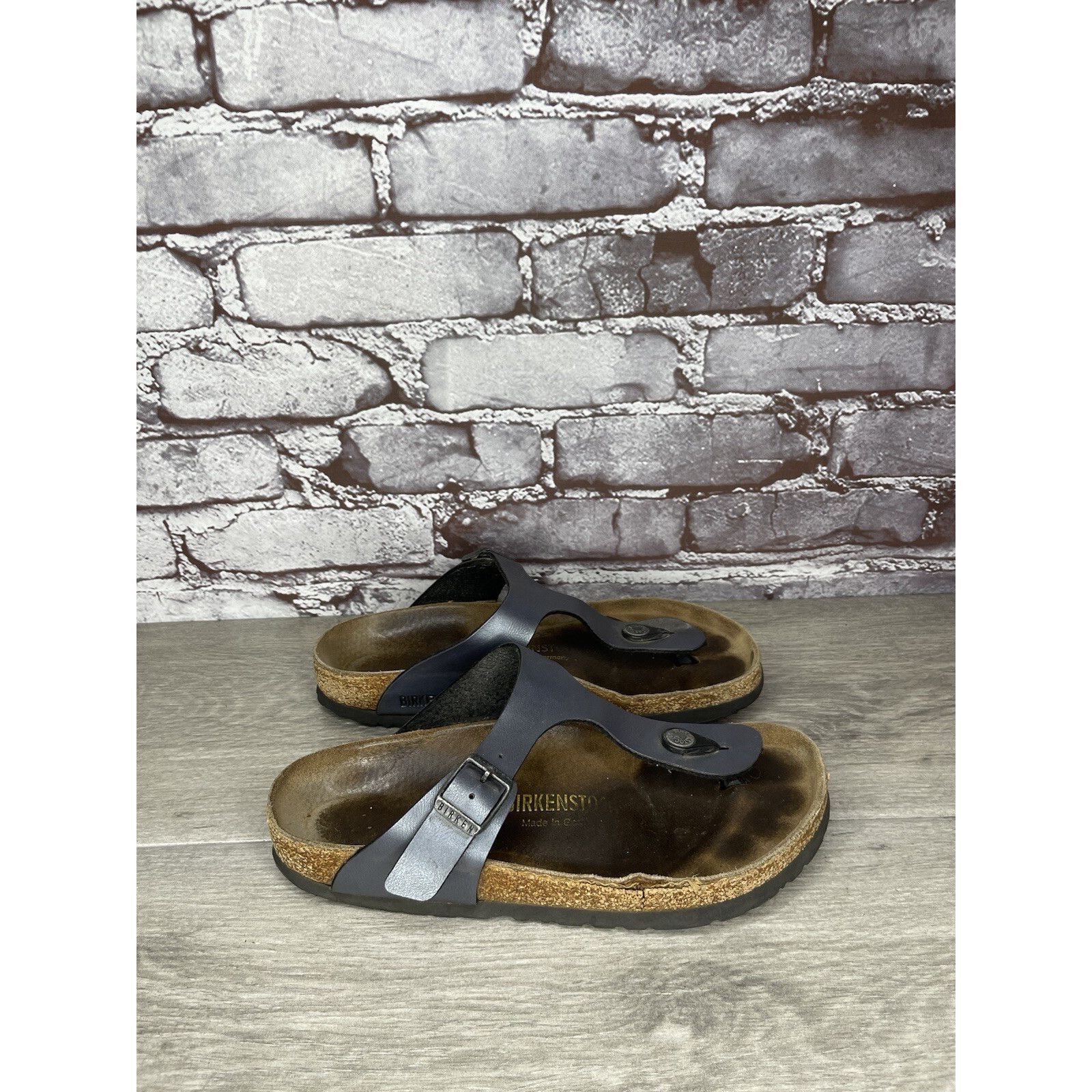 Birkenstock Birkenstock Gizeh Metallic Blue Leather Strap Sandals Women Size US 6 / IT 36 - 17 Thumbnail