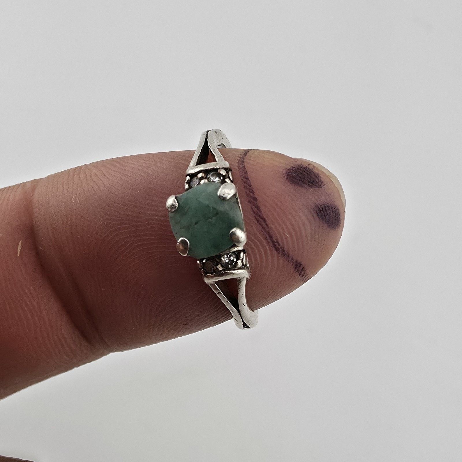 Other Sterling Silver Ring Green Stone 925 Size 6.5 Size ONE SIZE - 1 Thumbnail
