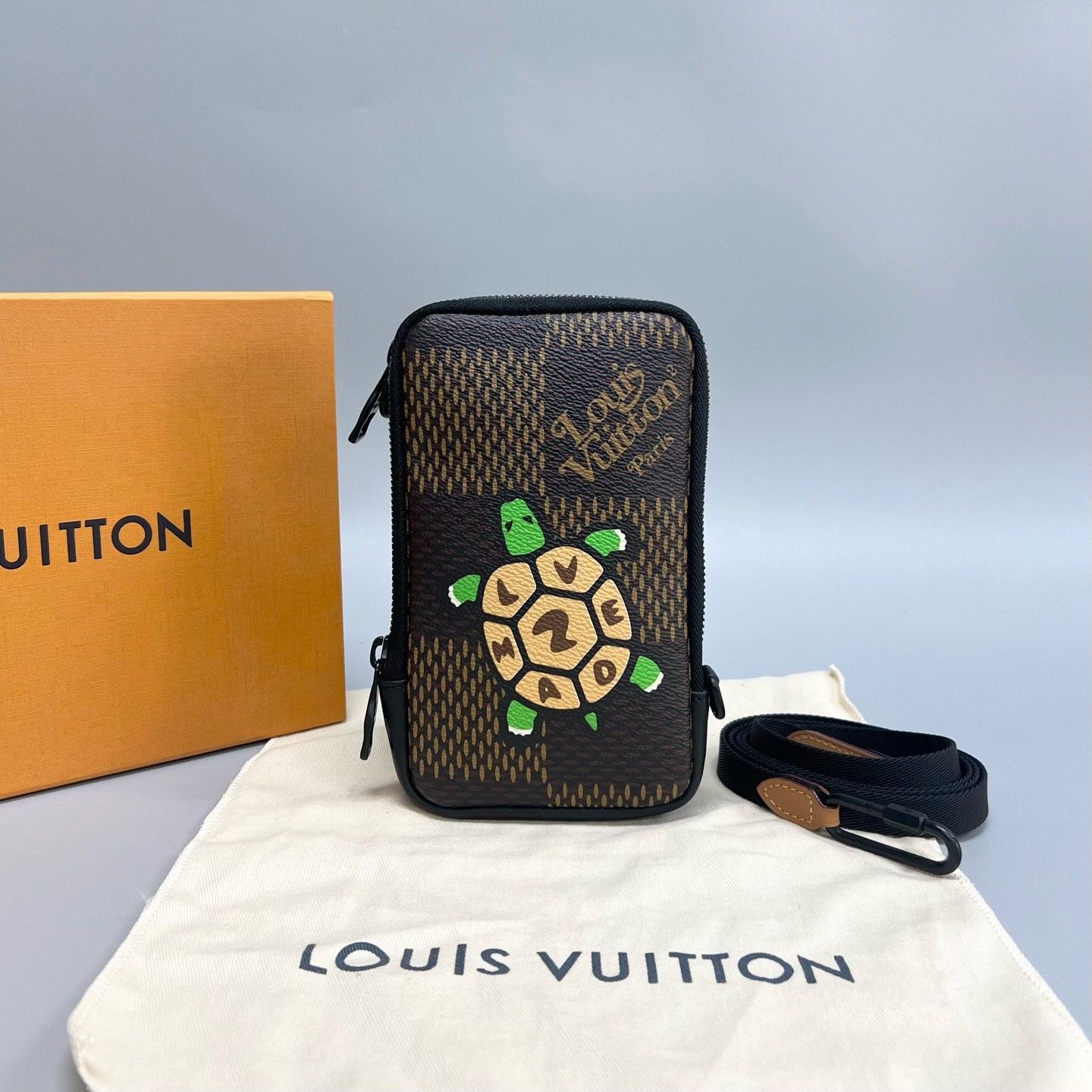 Louis Vuitton Pre-loved Bag Very good condition Size ONE SIZE - 1 Thumbnail