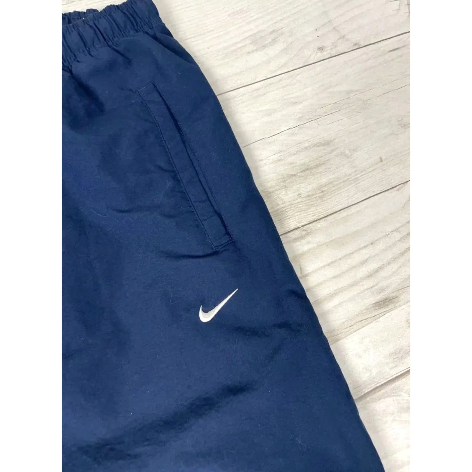 Nike VINTAGE Nike Nylon Pants Striped Track Nike Track Pants Men Size M Blue Size US 31 - 5 Thumbnail