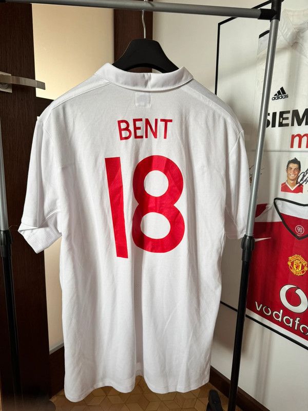 Umbro Vintage Umbro England 09-10 Home Jersey Darren Bent #18 XXL Size US XXL / EU 58 / 5 - 1 Thumbnail