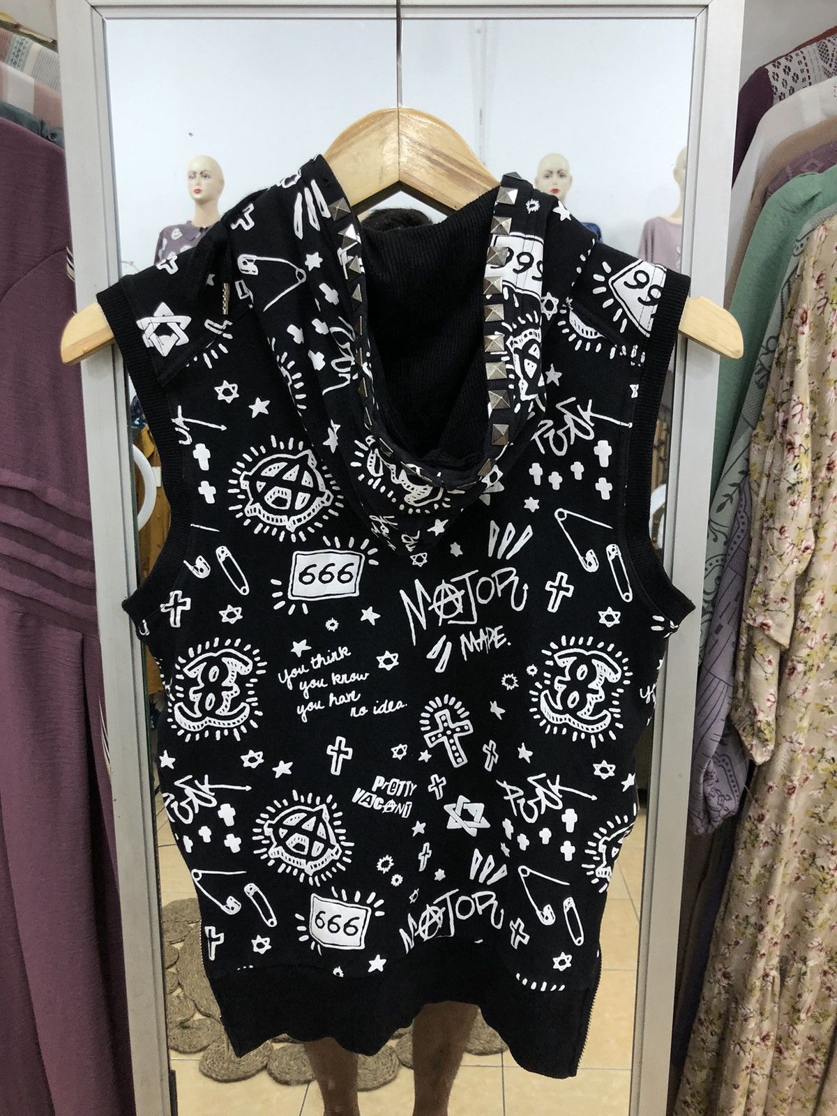 20471120 × Beauty Beast × Japanese Brand Major Made Studded Sleeveless Hooded Size US M / EU 48-50 / 2 - 2 Thumbnail