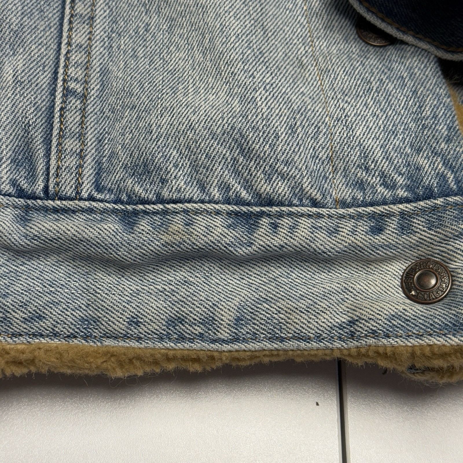 Levi's Levis Vegan Faux Fur Lined Denim Trucker Jacket Size Small Size S / US 4 / IT 40 - 9 Thumbnail