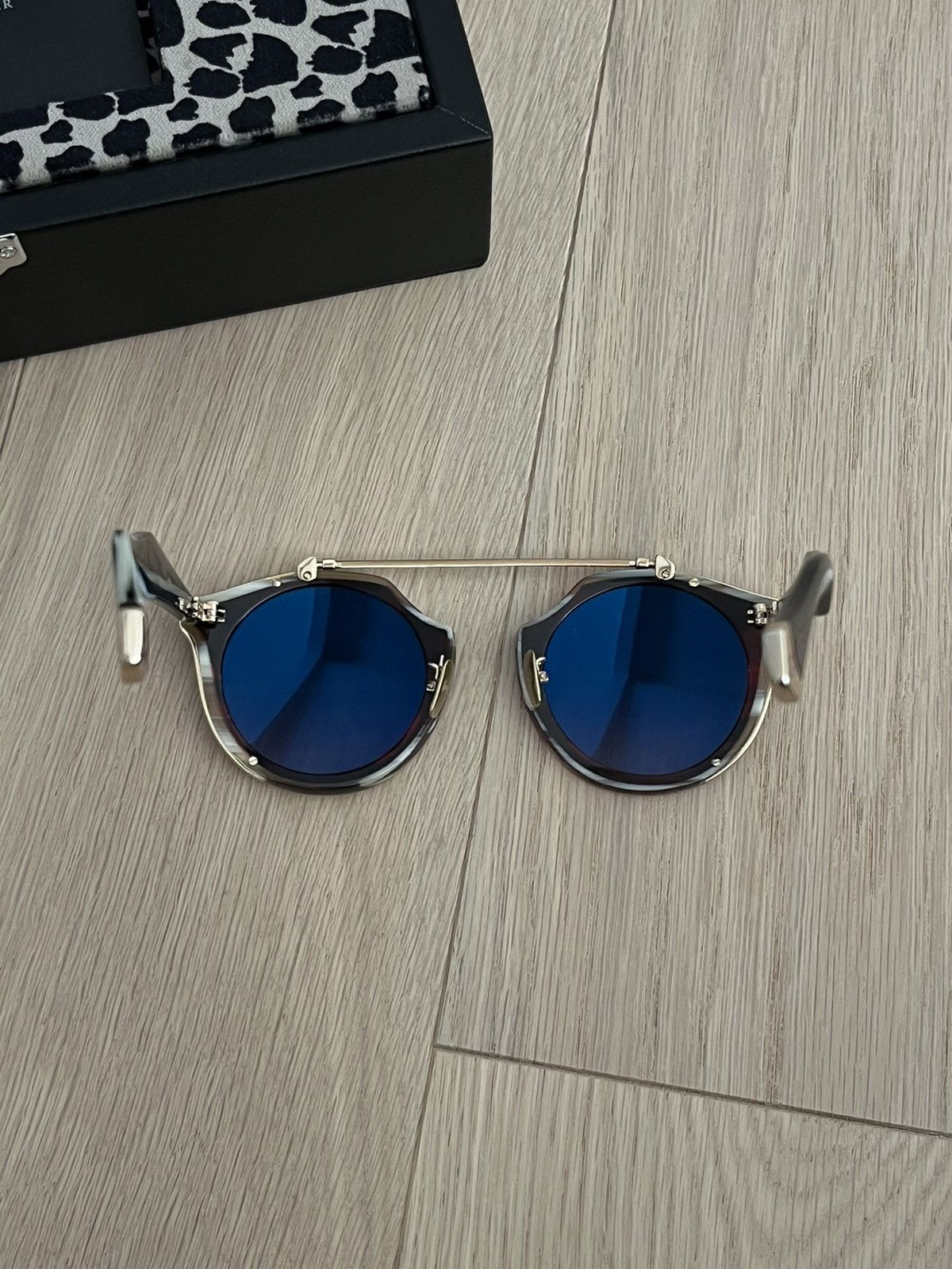 R13 JV101 limited edition sunglasses. Size ONE SIZE - 18 Thumbnail