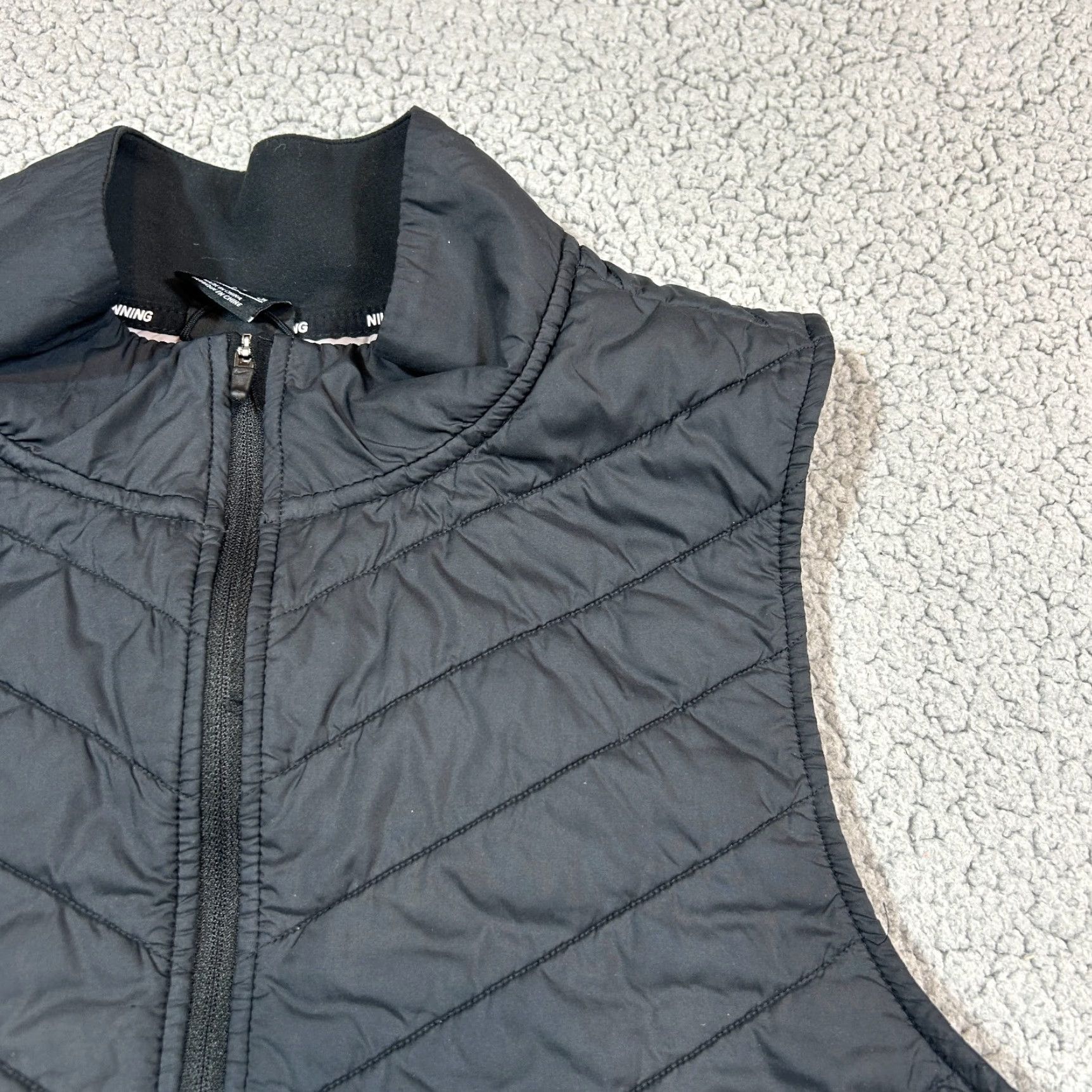 Nike Nike Vest Mens XL Black Aerolayer Thermal Quilted Full Zip Sleeveless Running Size US XL / EU 56 / 4 - 2 Thumbnail