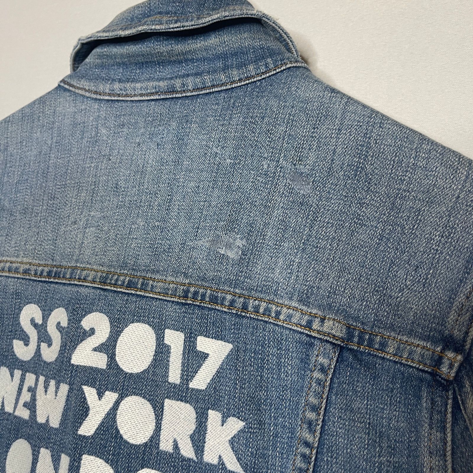 Frame FRAME Denim Embroidered Patches Denim Jacket Sz S Size S / US 4 / IT 40 - 9 Thumbnail