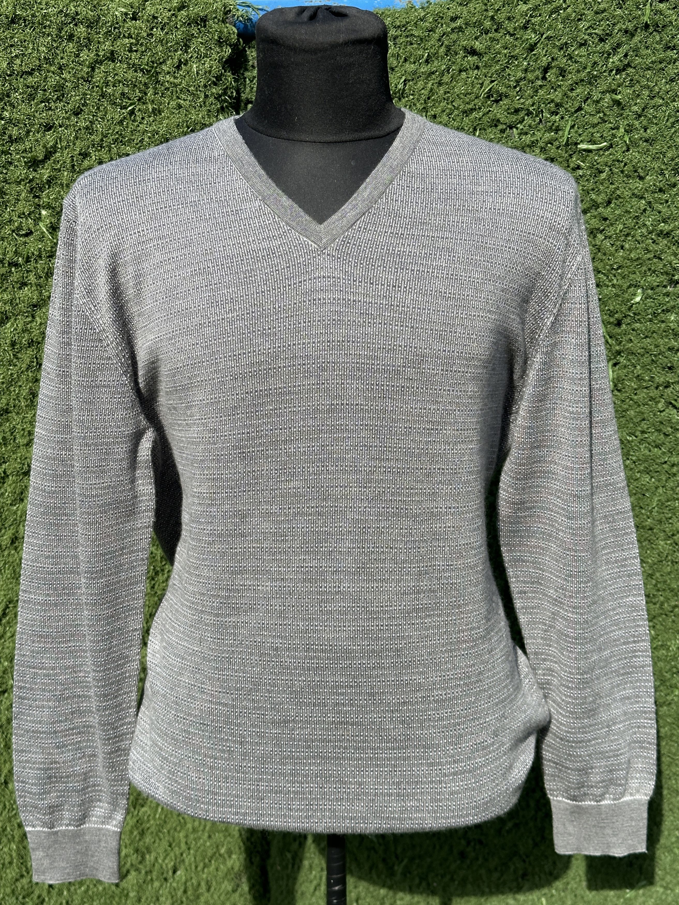 Prada Prada Milano V Neck Light Sweater Pullover Striped Size 52 L Size US L / EU 52-54 / 3 - 16 Thumbnail