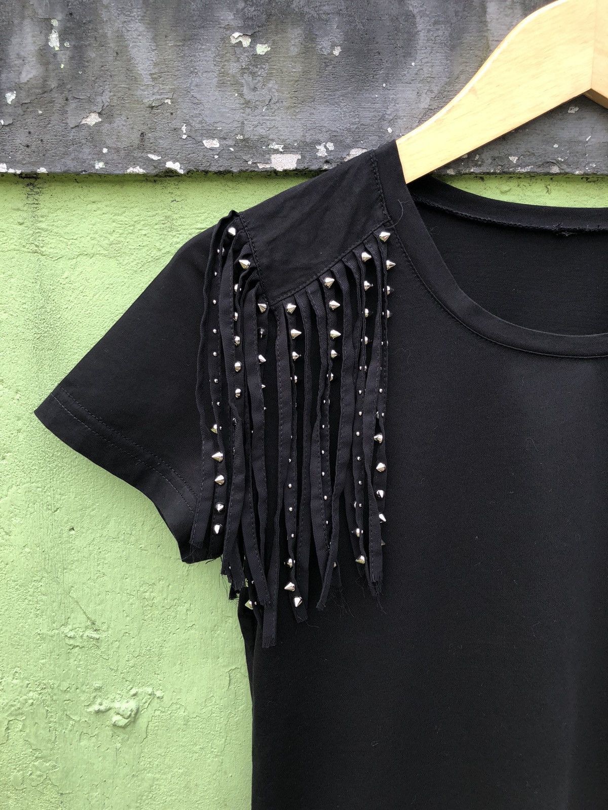 If Six Was Nine Studded Hairy Shoulder Gothic Punk Grunge Emo Style Tshirt Size M / US 6-8 / IT 42-44 - 6 Thumbnail