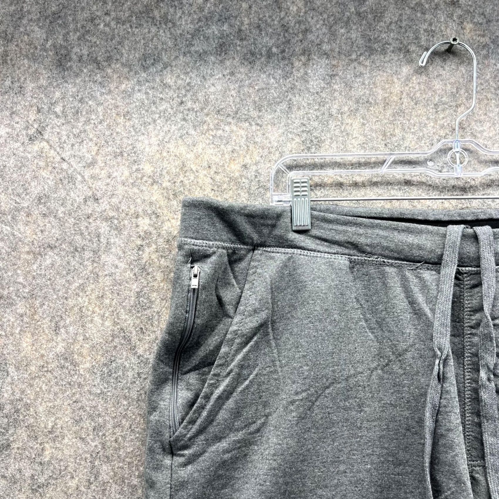 Eddie Bauer Eddie Bauer Shorts Men XL Gray Polyester Athletic Training Zip Drawstring Inseam 7 in Vintage No Regular Men’s XL Size US 36 / EU 52 - 3 Thumbnail