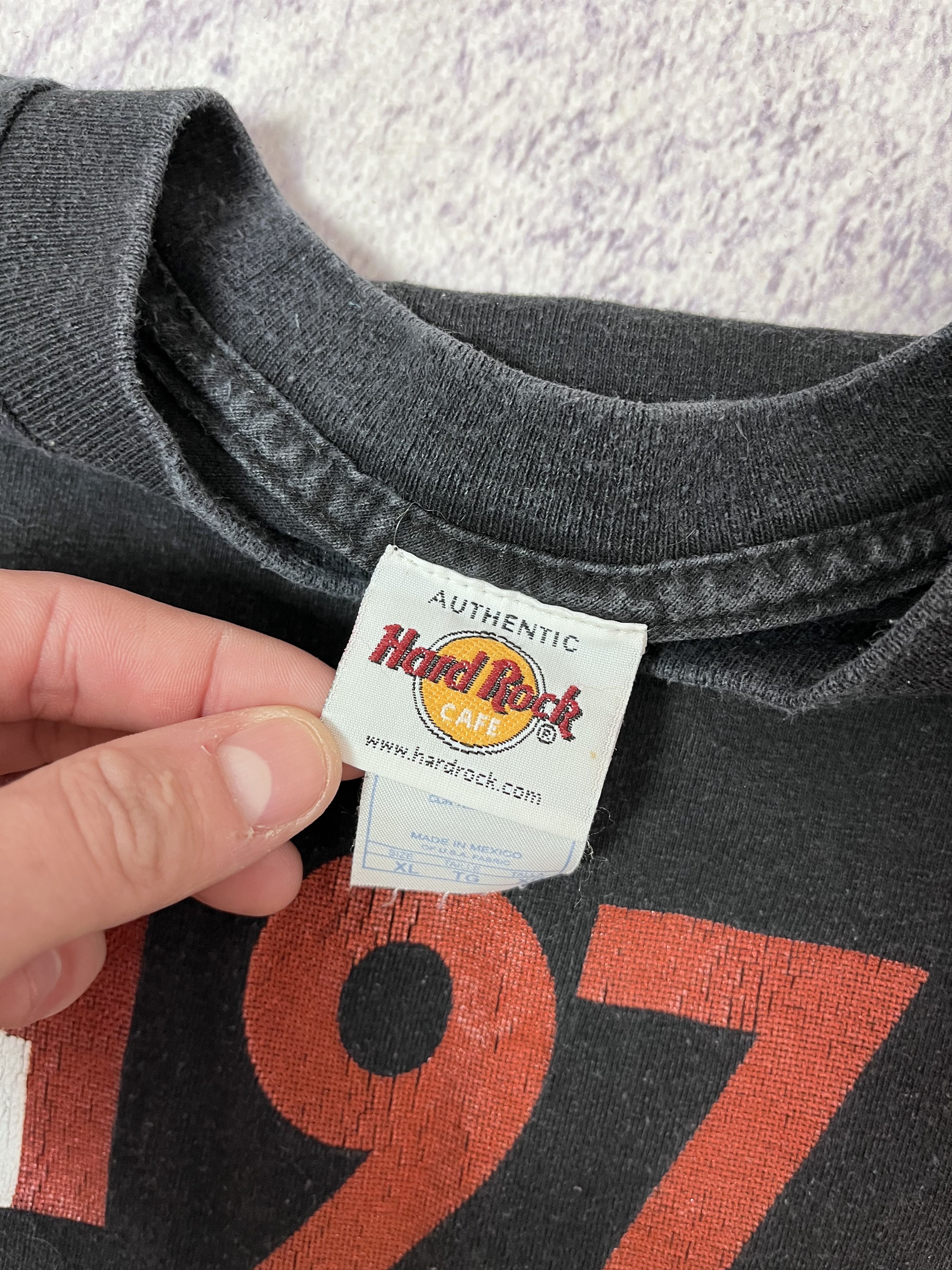 Hard Rock Cafe × Vintage Vintage mens t-shirt Hard Rock Cafe Orlando size Xl Size US XL / EU 56 / 4 - 6 Thumbnail