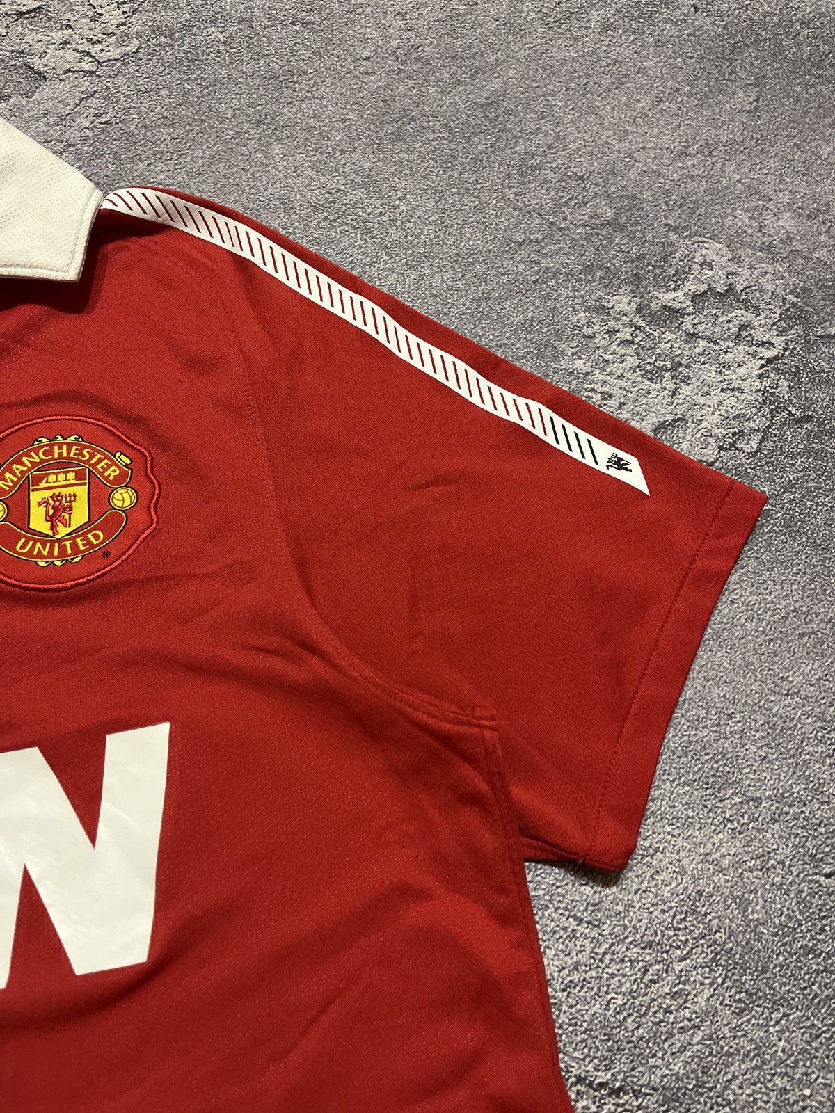 Nike Nike Manchester United Jersey 2010 Home Soccer Jersey AON Size US S / EU 44-46 / 1 - 6 Thumbnail