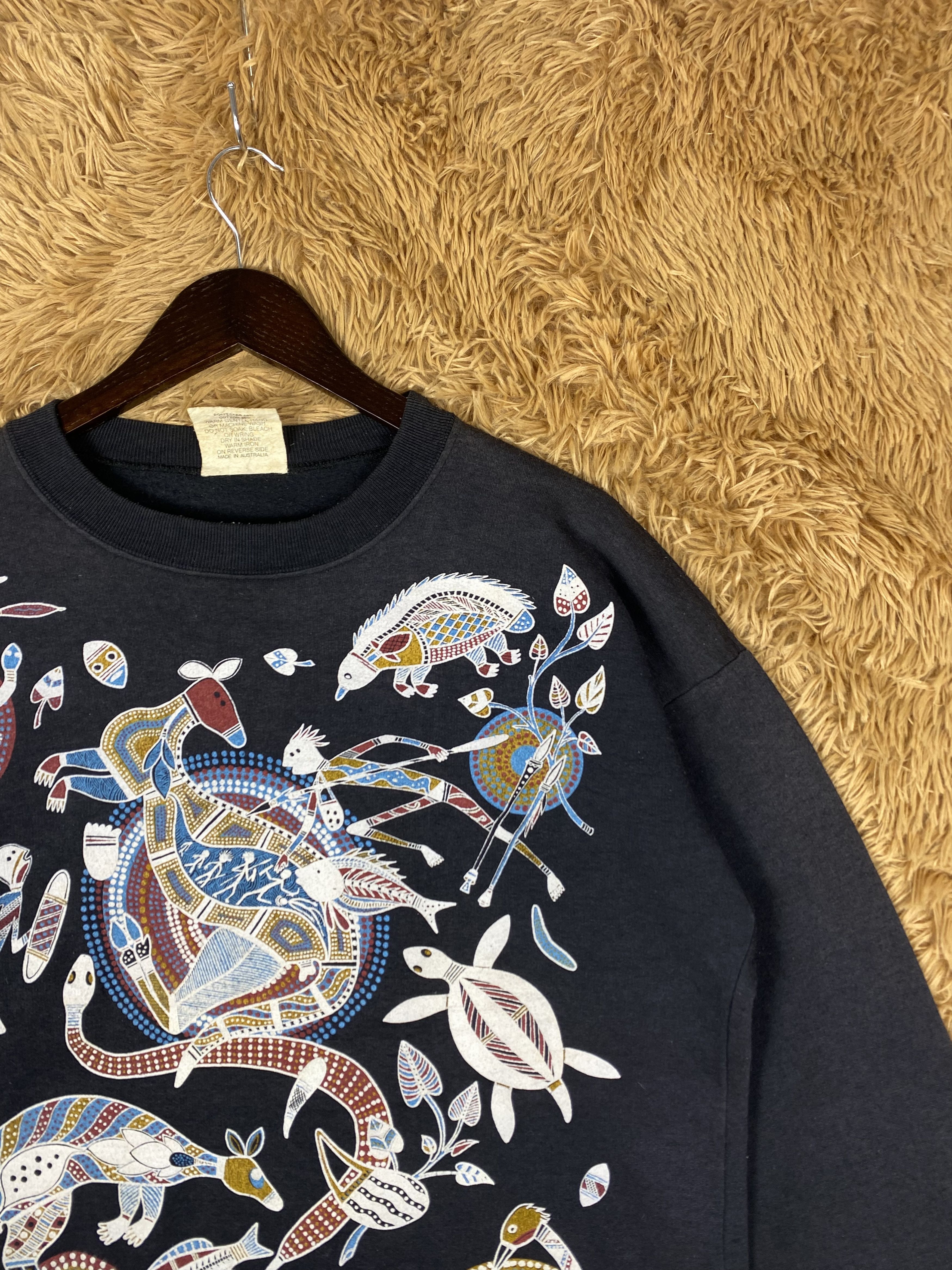 Vintage Vintage Churinga Crewneck Sweatshirts DJ1064 Size US M / EU 48-50 / 2 - 3 Thumbnail