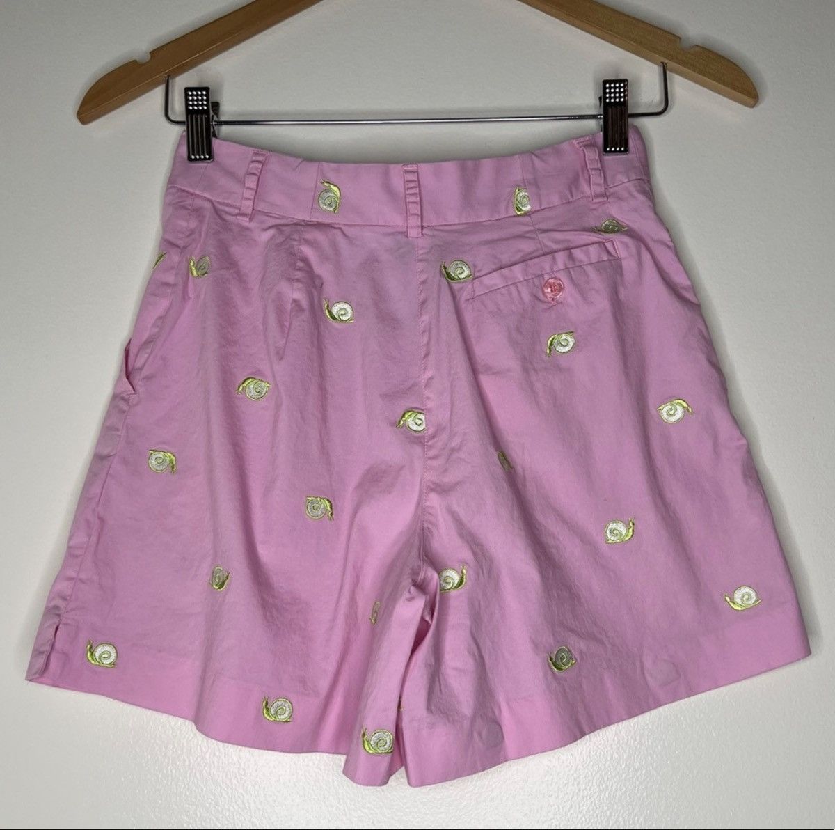 Lilly Pulitzer VTG White Label Lilly Pulitzer Chino Shorts snail SZ 2 Pink Size 26" / US 2 / IT 38 - 2 Thumbnail