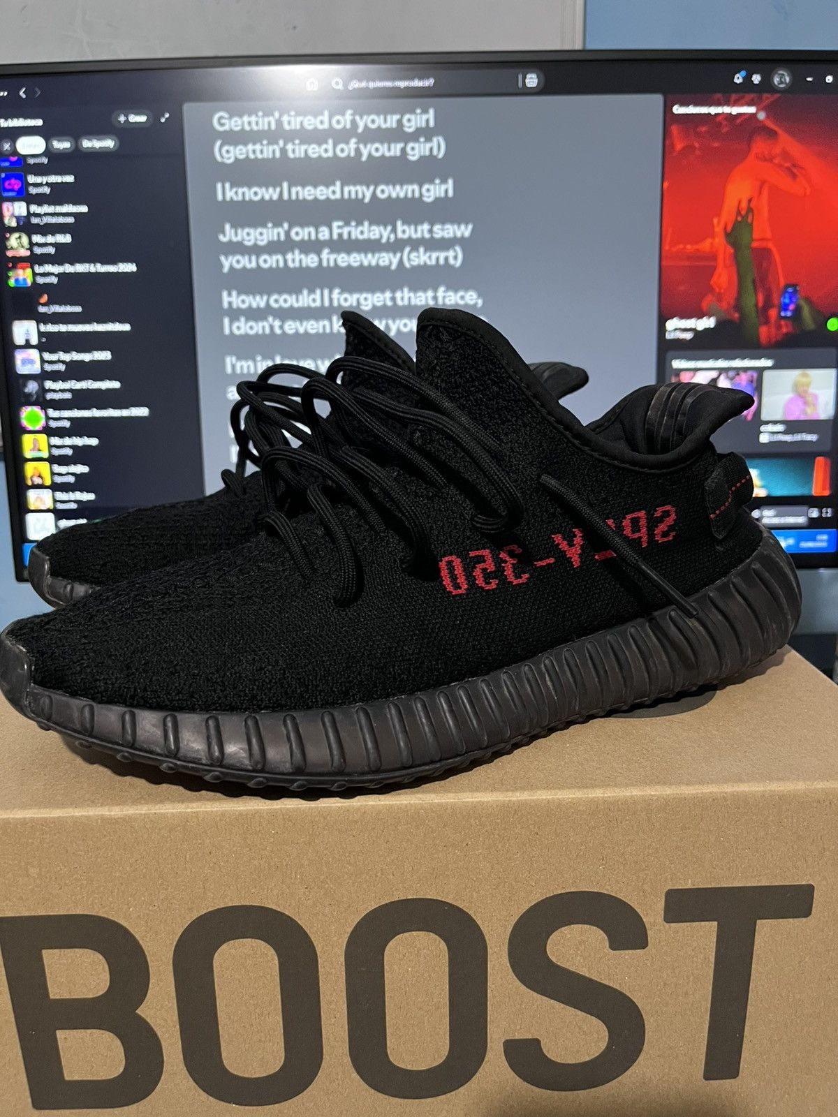 Adidas Adidas Yeezy 350 v2 Bred Size US 9.5 / EU 42-43 - 1 Thumbnail