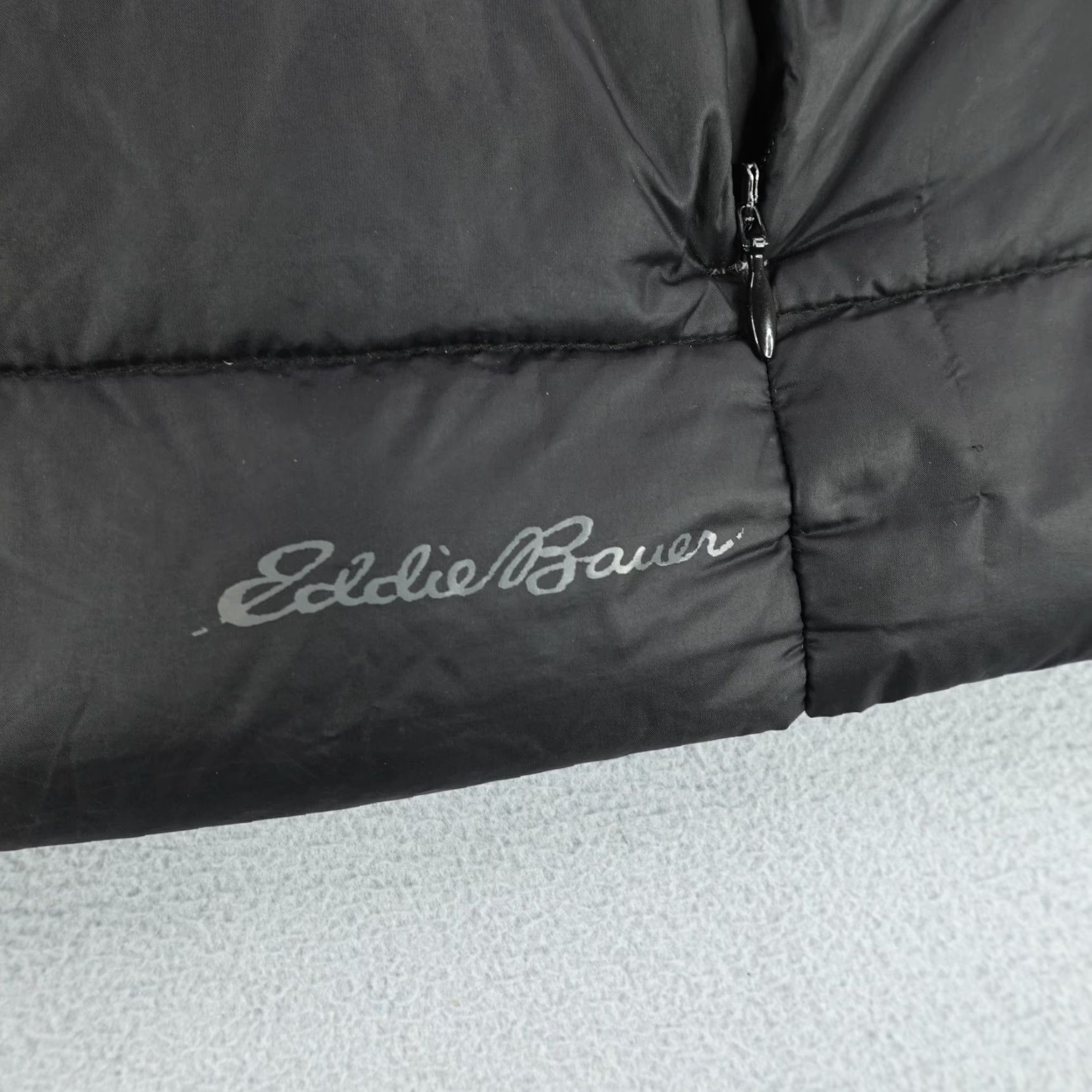 Eddie Bauer VINTAGE Eddie Bauer Women's Puffer Jacket Small Black Insulated Quilted Hooded Mid-Length Coat Outdoor Size S / US 4 / IT 40 - 4 Thumbnail