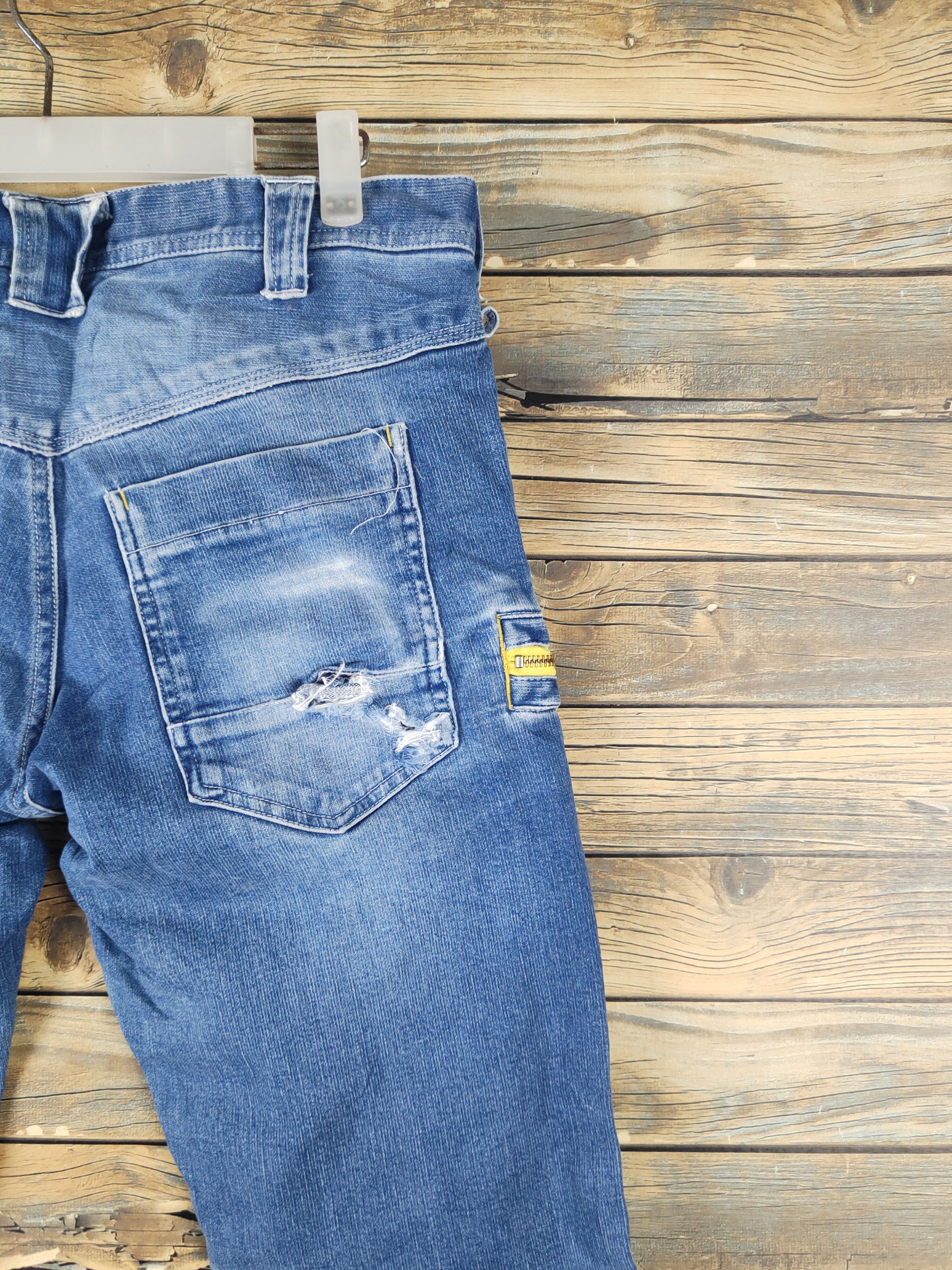 Japanese Brand DL Toraichi Blue Distressed Ripped Jeans #2124 Size US 33 - 12 Thumbnail