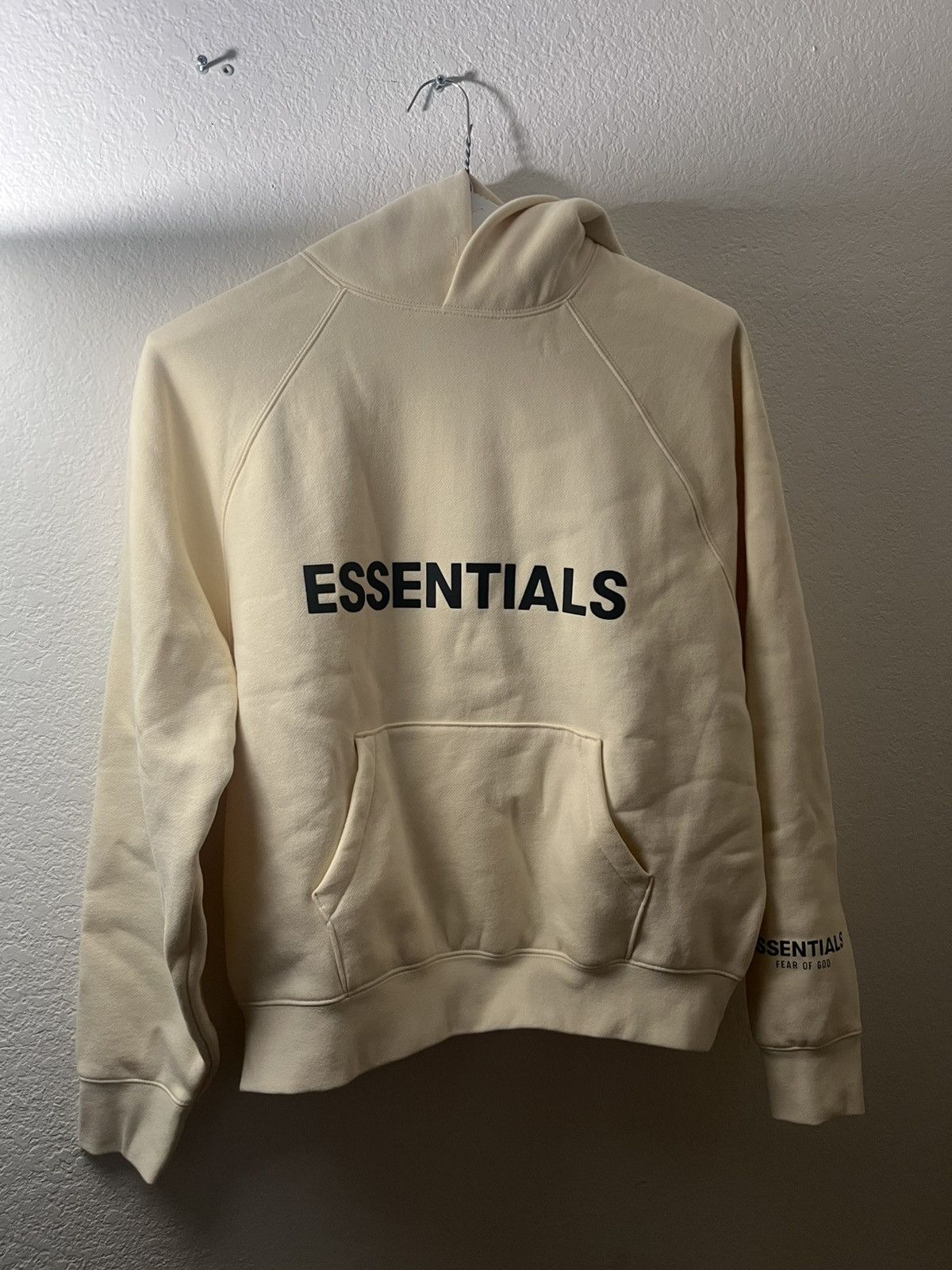 Essentials Fear of God Essentials Hoodie ‘Buttercream’ Size US XS / EU 42 / 0 - 1 Thumbnail