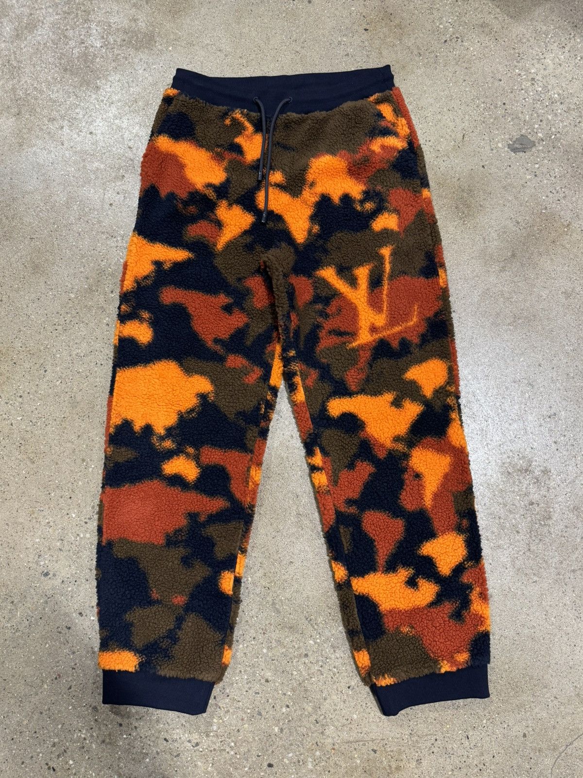 Louis Vuitton Louis Vuitton Camo Fleece Pants NEW 2000$ Size US 34 / EU 50 - 1 Thumbnail